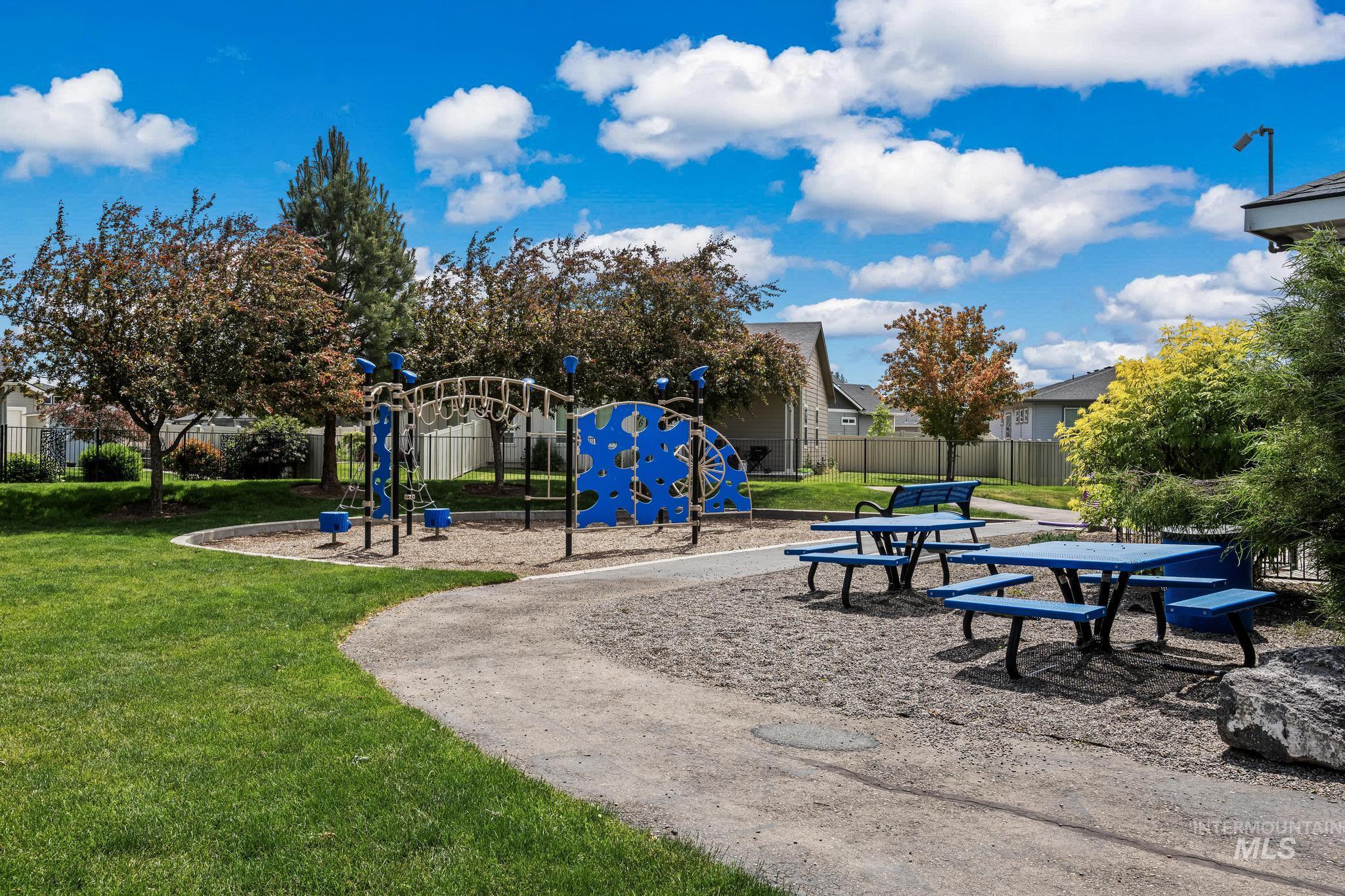 2663 E Basalt, Nampa, Idaho 83686, 3 Bedrooms, 2 Bathrooms, Residential For Sale, Price $537,000, 98997479
