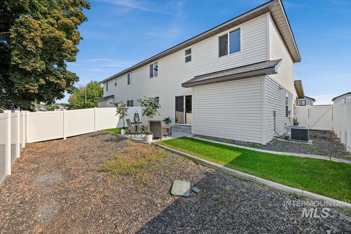 820 Jack Ave, Jerome, Idaho 83338, 4 Bedrooms, 5 Bathrooms, Residential For Sale, Price $349,900,MLS 98997484