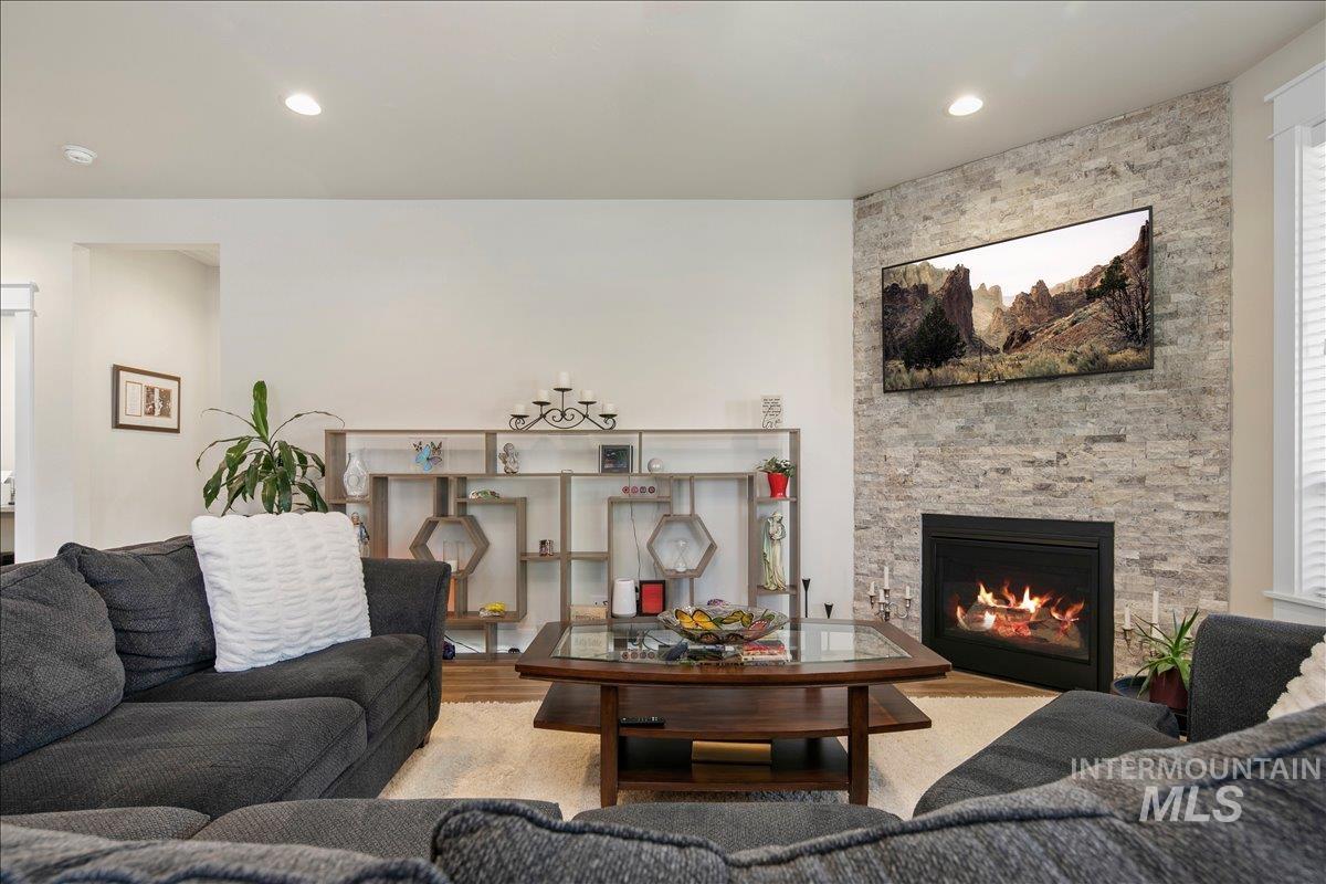 6119 N Farleigh Ave, Meridian, Idaho 83646, 5 Bedrooms, 3 Bathrooms, Residential For Sale, Price $1,099,900,MLS 98997488