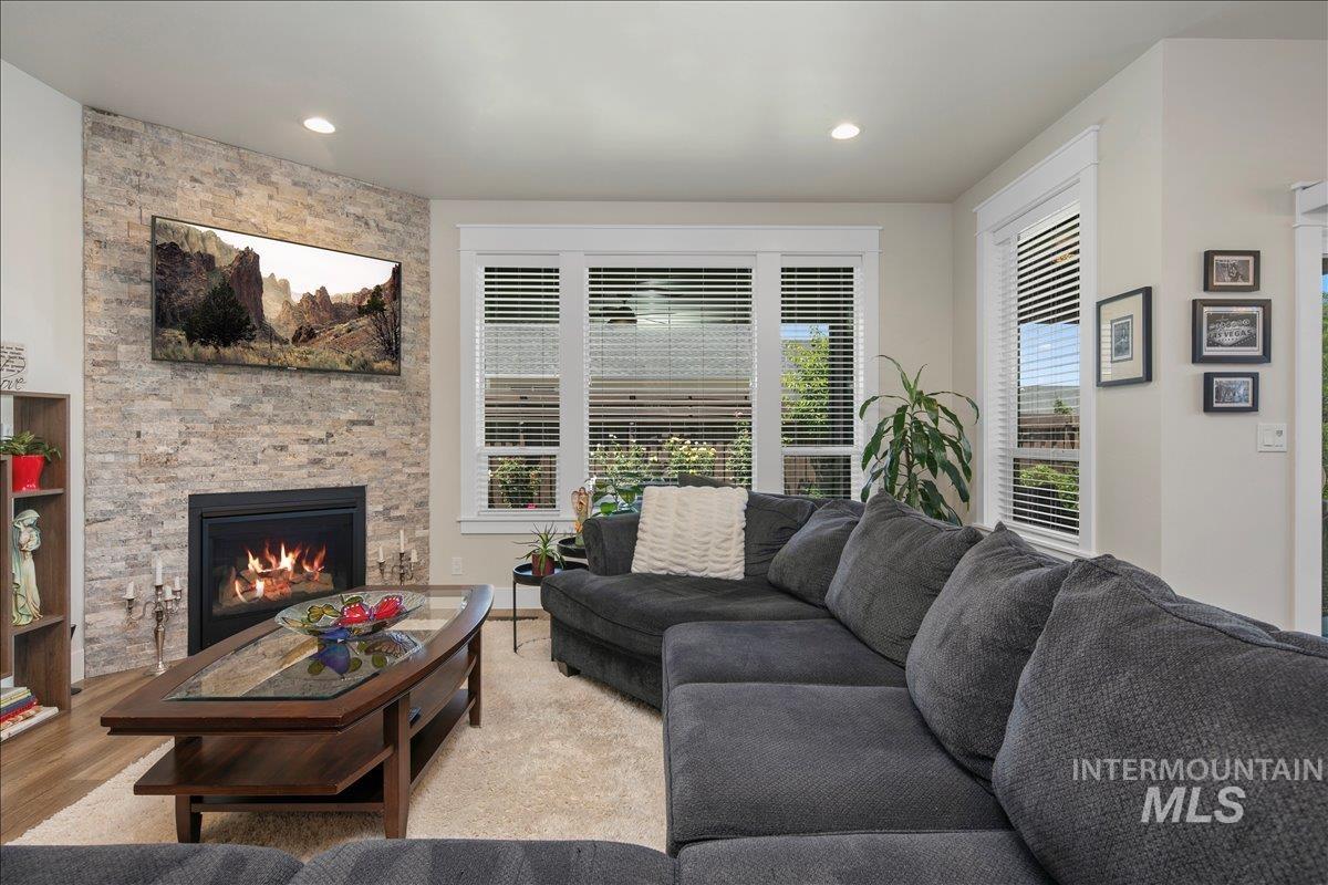 6119 N Farleigh Ave, Meridian, Idaho 83646, 5 Bedrooms, 3 Bathrooms, Residential For Sale, Price $1,099,900,MLS 98997488