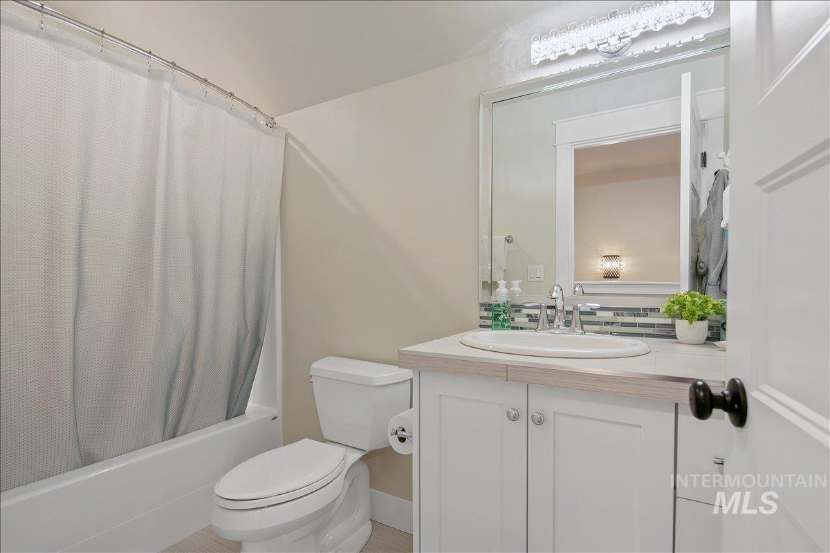 6119 N Farleigh Ave, Meridian, Idaho 83646, 5 Bedrooms, 3 Bathrooms, Residential For Sale, Price $1,099,900,MLS 98997488