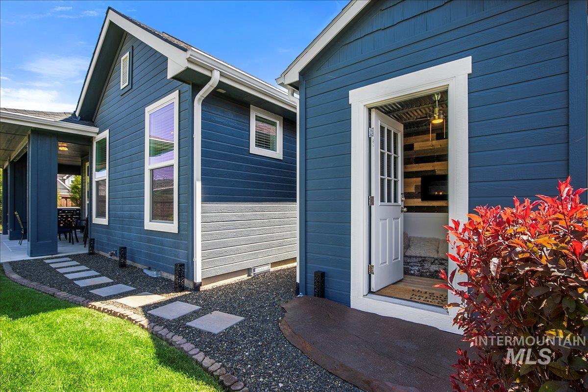6119 N Farleigh Ave, Meridian, Idaho 83646, 5 Bedrooms, 3 Bathrooms, Residential For Sale, Price $1,099,900,MLS 98997488