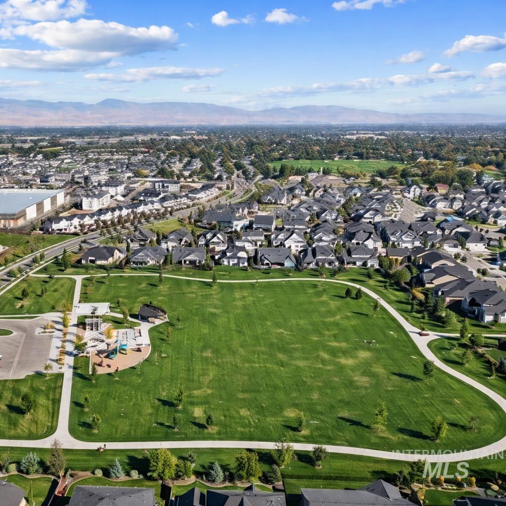 6119 N Farleigh Ave, Meridian, Idaho 83646, 5 Bedrooms, 3 Bathrooms, Residential For Sale, Price $1,099,900,MLS 98997488