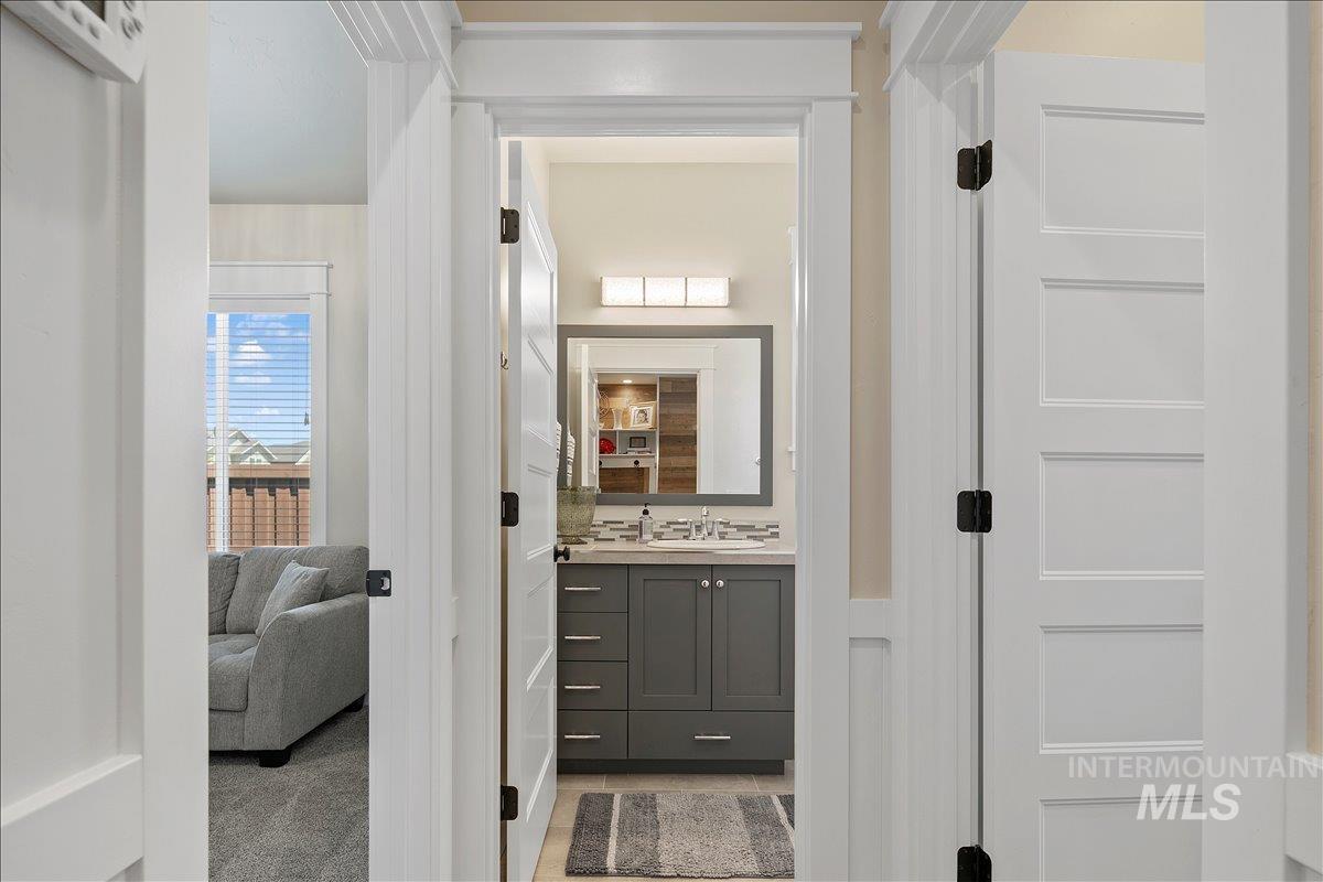 6119 N Farleigh Ave, Meridian, Idaho 83646, 5 Bedrooms, 3 Bathrooms, Residential For Sale, Price $1,099,900,MLS 98997488