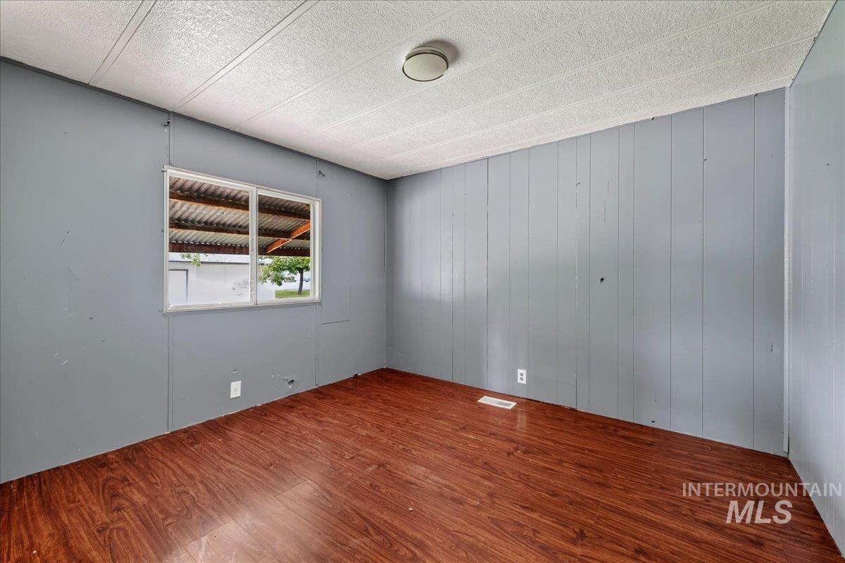 15881 Purple Sage Rd, Caldwell, Idaho 83706, 4 Bedrooms, 2 Bathrooms, Residential For Sale, Price $79,900,MLS 98997491