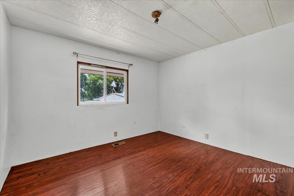 15881 Purple Sage Rd, Caldwell, Idaho 83706, 4 Bedrooms, 2 Bathrooms, Residential For Sale, Price $79,900,MLS 98997491