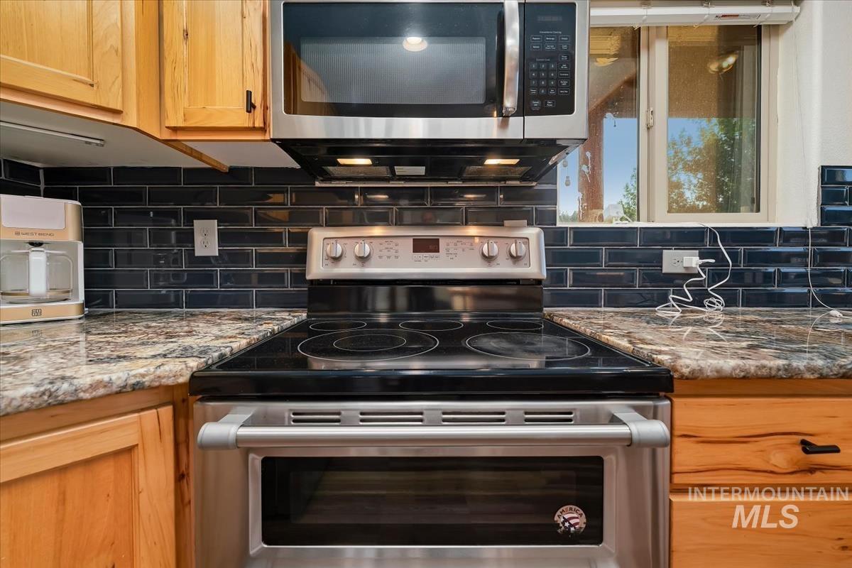 3 Boone Rd, Garden Valley, Idaho 83622, 3 Bedrooms, 2 Bathrooms, Residential For Sale, Price $669,000, 98997494
