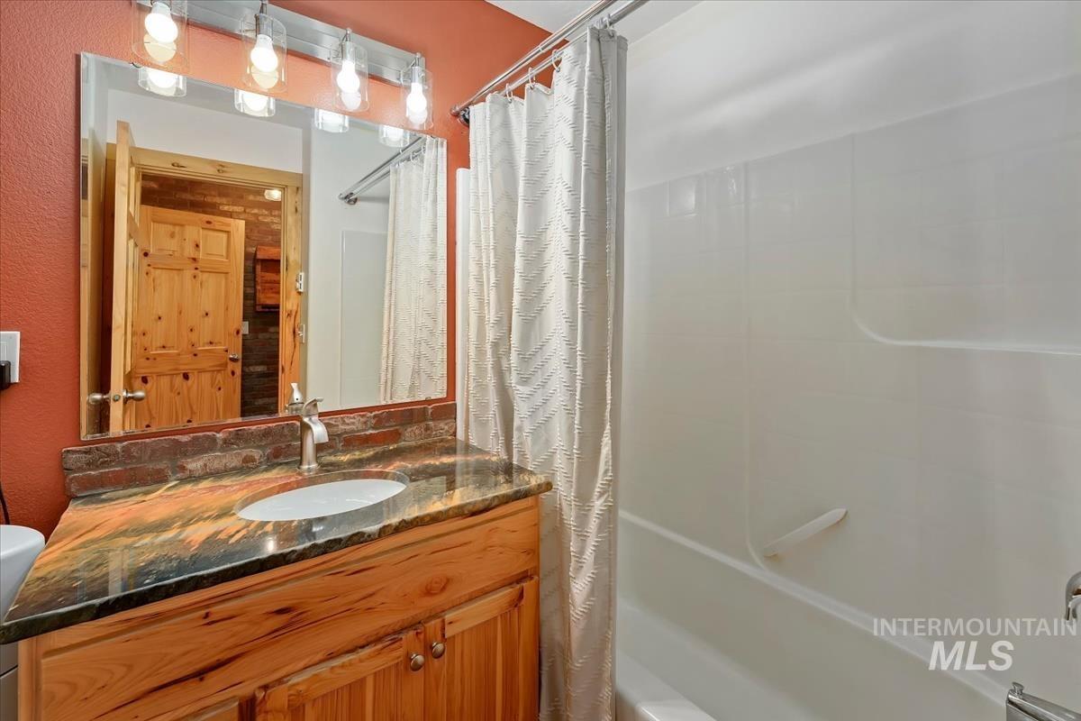 3 Boone Rd, Garden Valley, Idaho 83622, 3 Bedrooms, 2 Bathrooms, Residential For Sale, Price $669,000, 98997494
