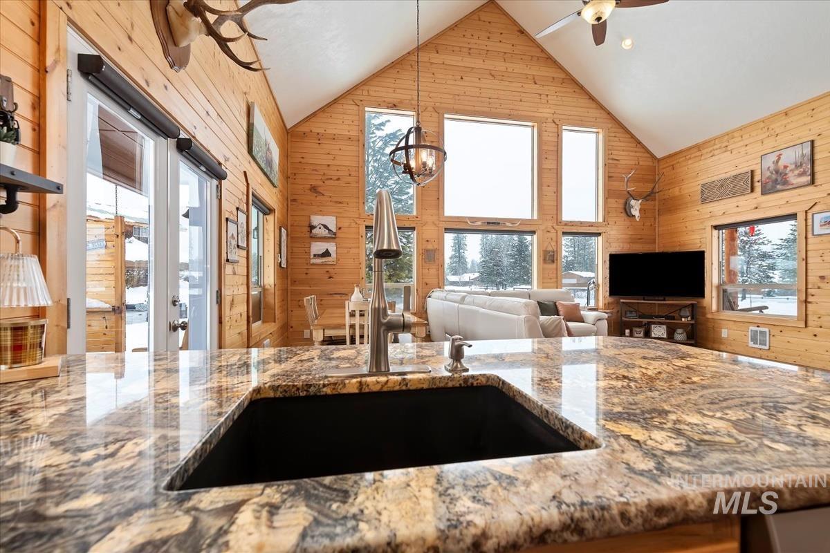 3 Boone Rd, Garden Valley, Idaho 83622, 3 Bedrooms, 2 Bathrooms, Residential For Sale, Price $689,000, 98997494