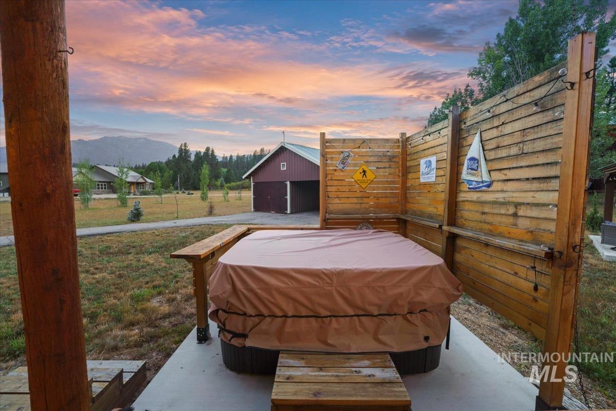 3 Boone Rd, Garden Valley, Idaho 83622, 3 Bedrooms, 2 Bathrooms, Residential For Sale, Price $669,000, 98997494