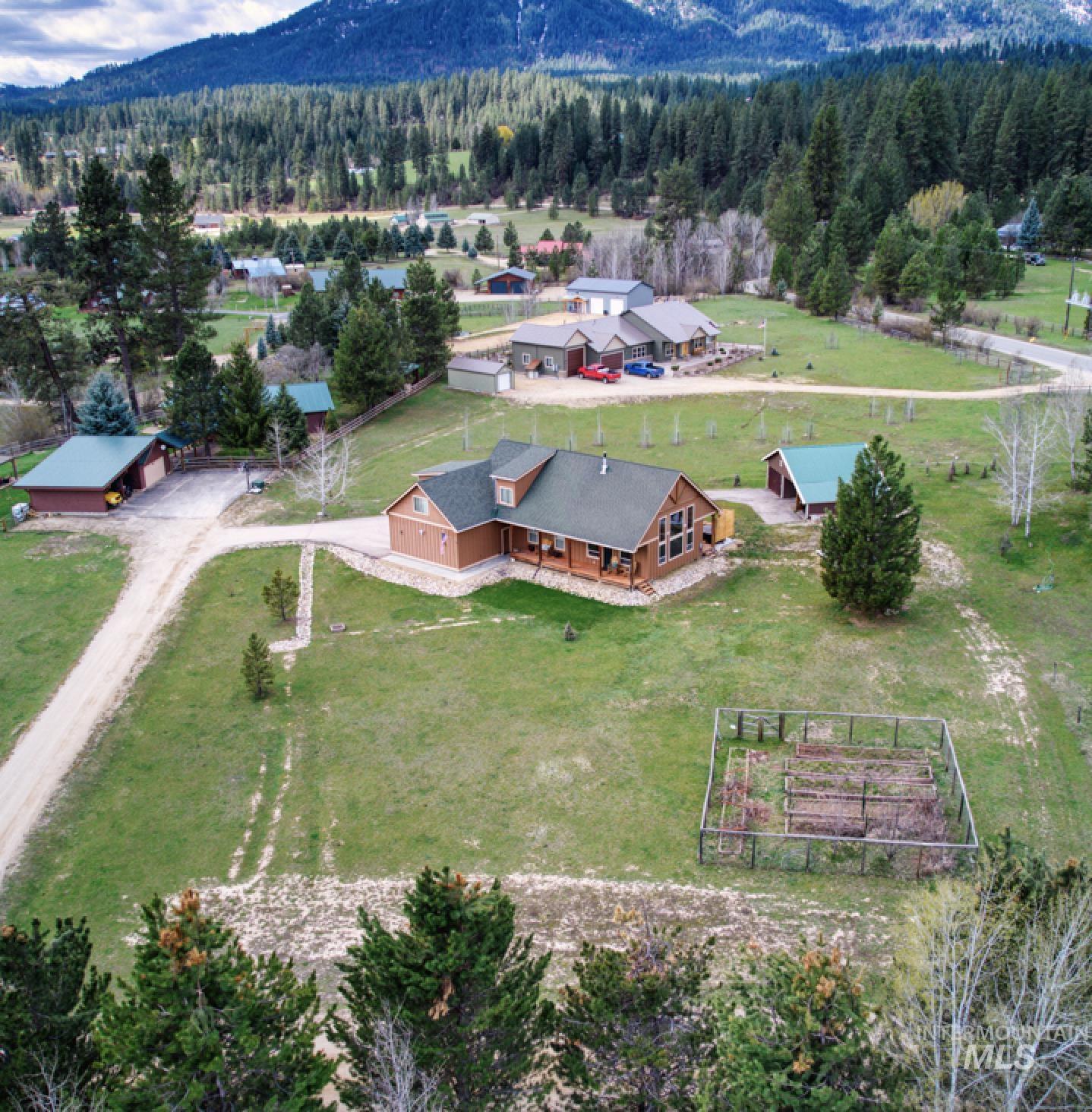 3 Boone Rd, Garden Valley, Idaho 83622, 3 Bedrooms, 2 Bathrooms, Residential For Sale, Price $689,000, 98997494