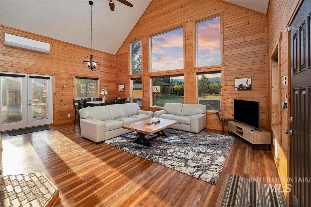 3 Boone Rd, Garden Valley, Idaho 83622, 3 Bedrooms, 2 Bathrooms, Residential For Sale, Price $669,000, 98997494
