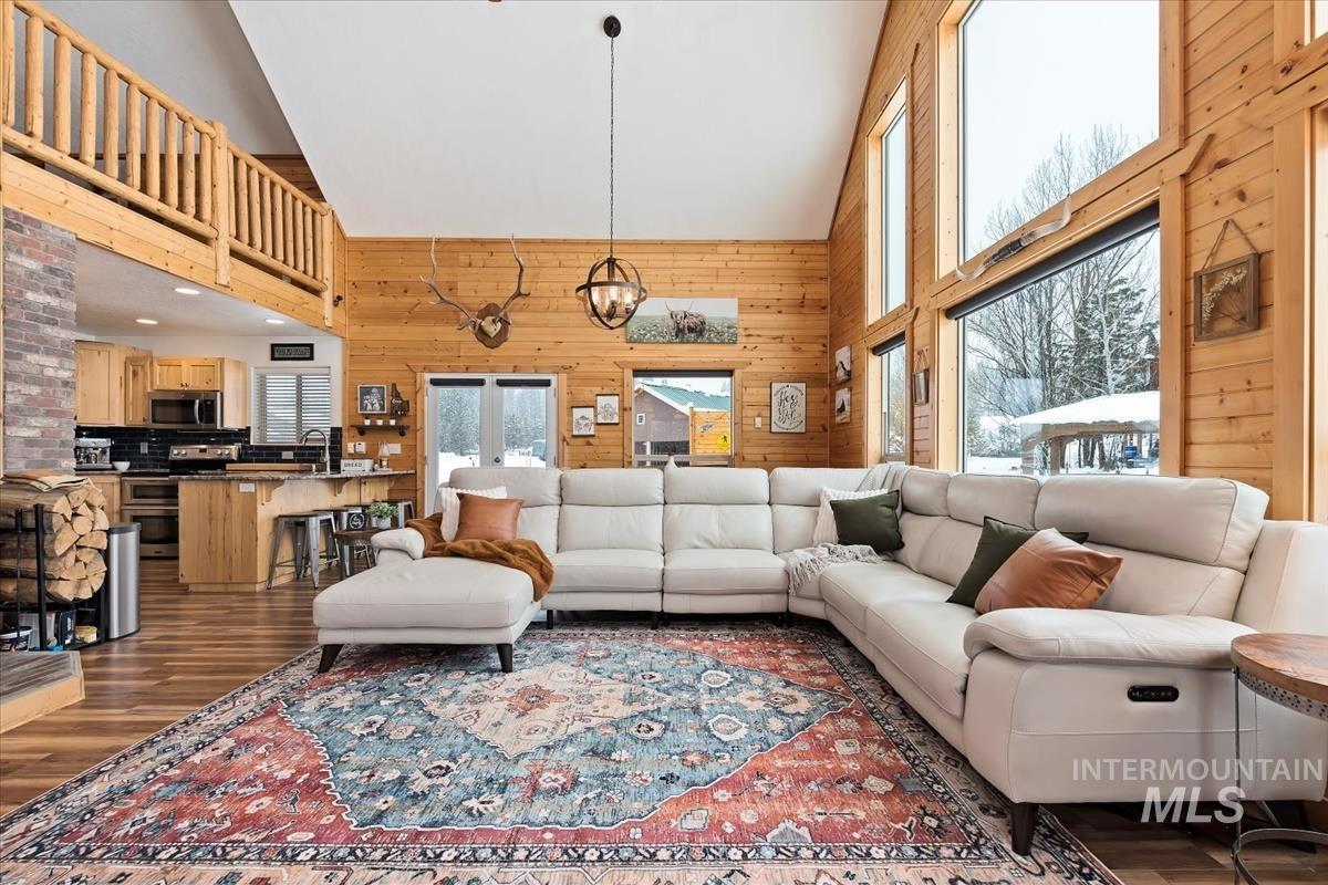 3 Boone Rd, Garden Valley, Idaho 83622, 3 Bedrooms, 2 Bathrooms, Residential For Sale, Price $689,000, 98997494