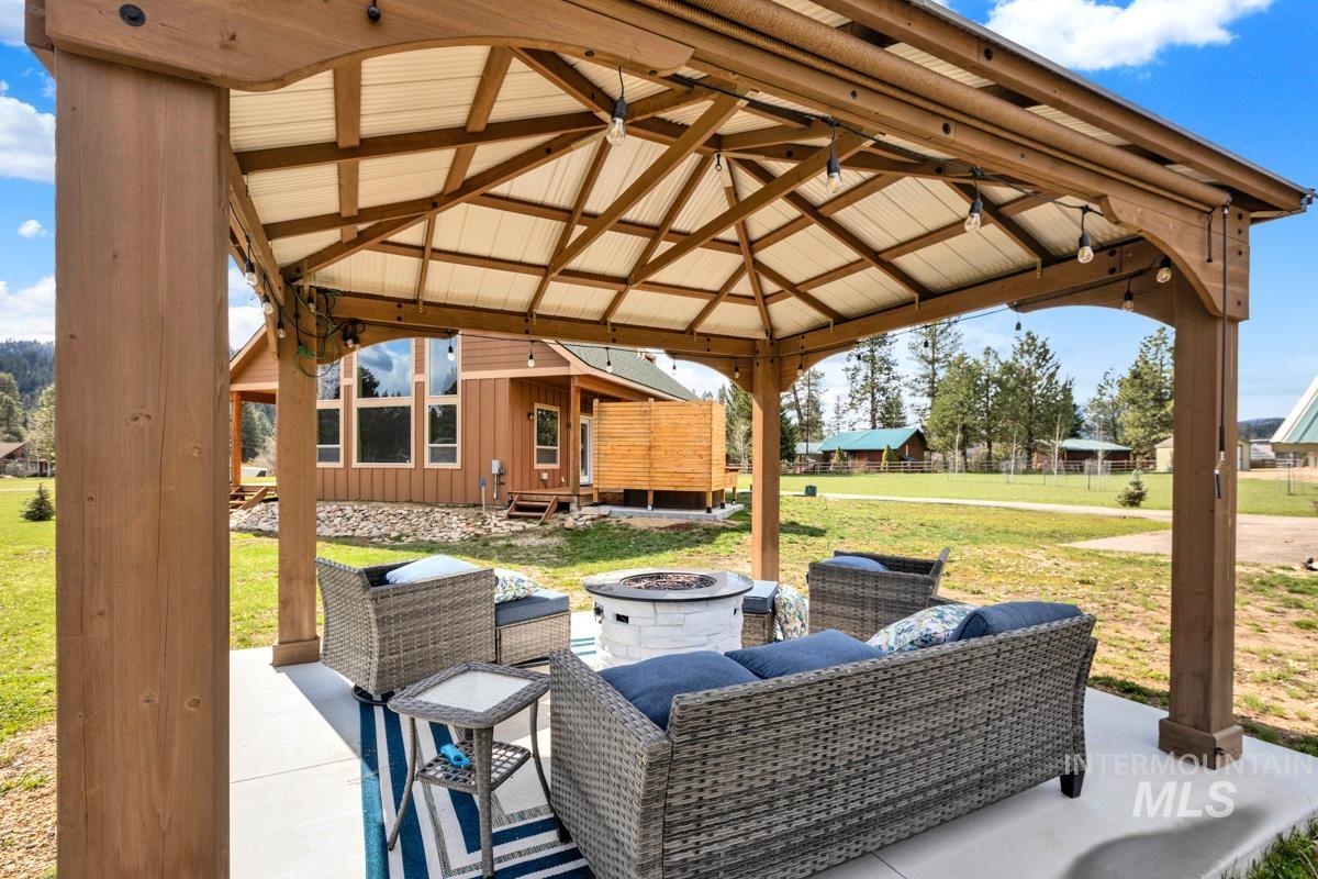 3 Boone Rd, Garden Valley, Idaho 83622, 3 Bedrooms, 2 Bathrooms, Residential For Sale, Price $689,000, 98997494