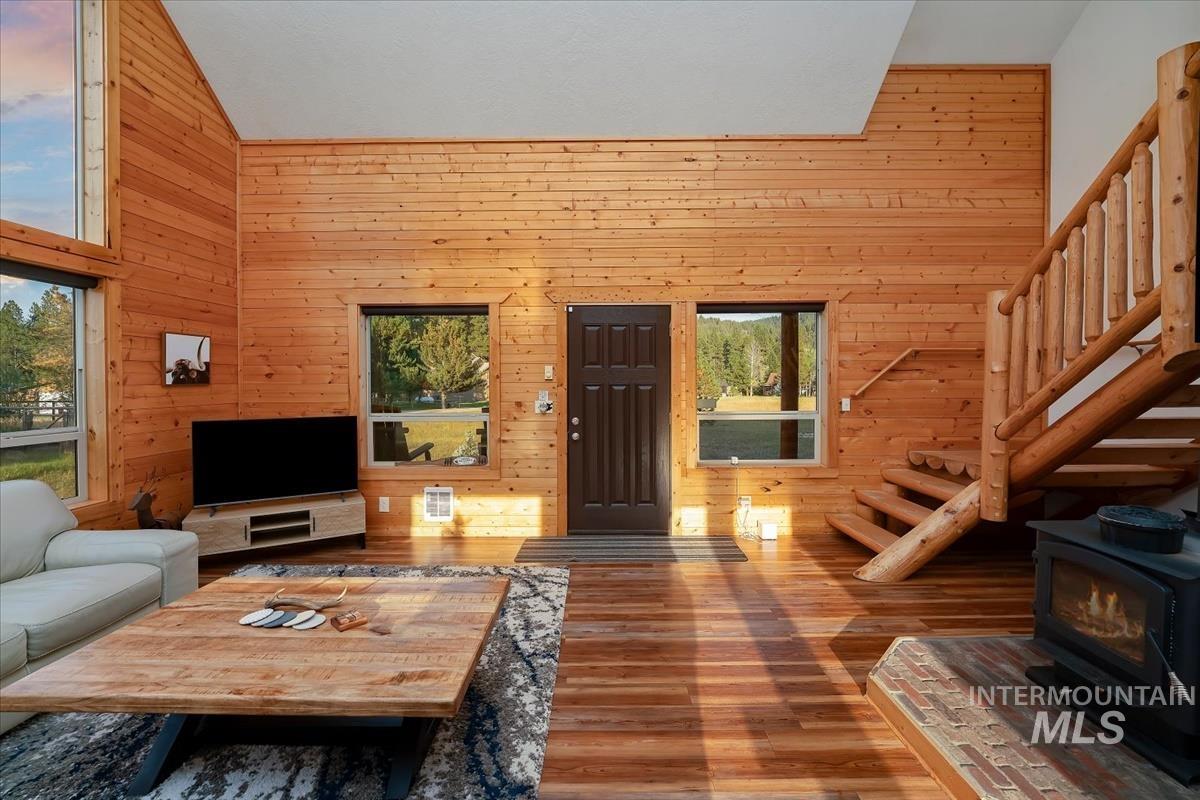 3 Boone Rd, Garden Valley, Idaho 83622, 3 Bedrooms, 2 Bathrooms, Residential For Sale, Price $669,000, 98997494