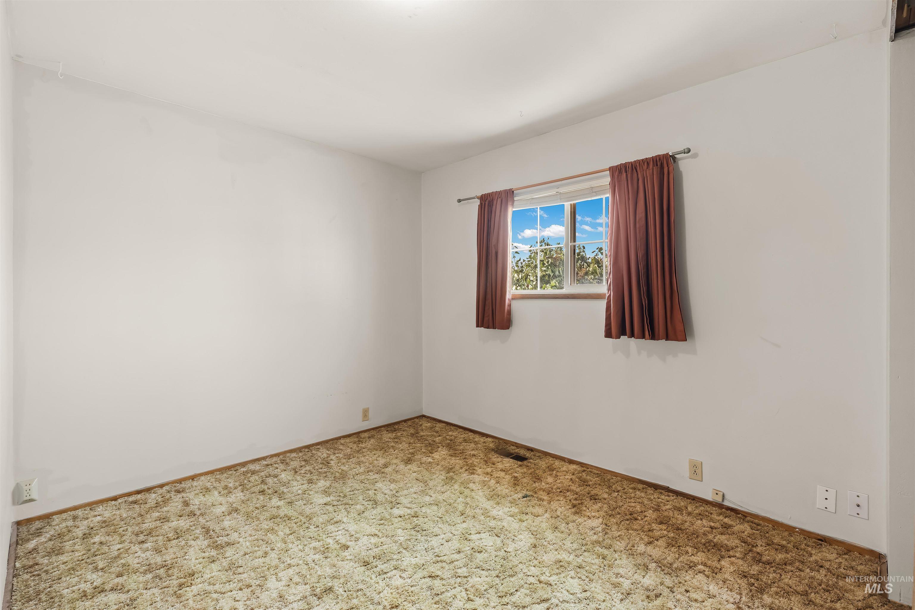 641 Croswell Ave, Reubens, Idaho 83548, 4 Bedrooms, 2 Bathrooms, Residential For Sale, Price $299,000, 98997503