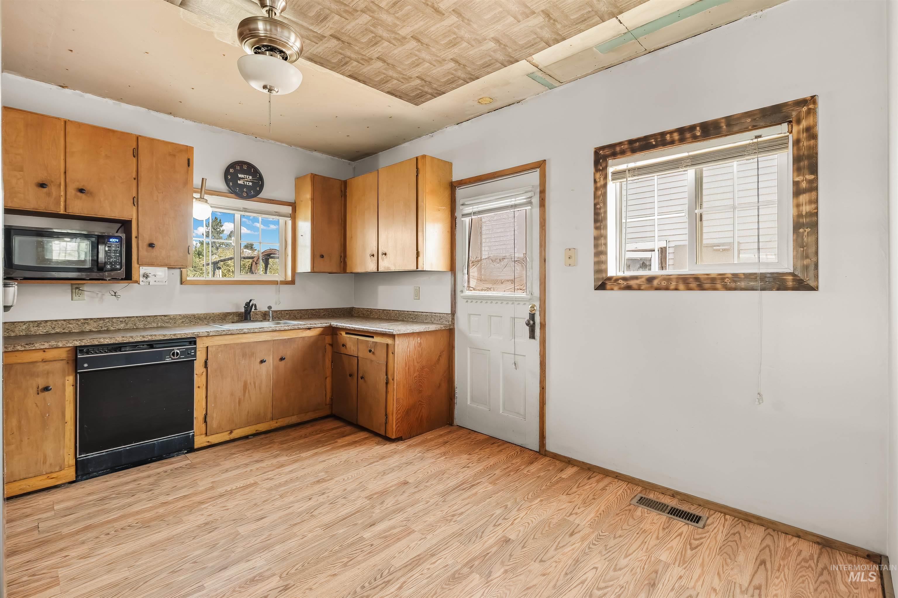 641 Croswell Ave, Reubens, Idaho 83548, 4 Bedrooms, 2 Bathrooms, Residential For Sale, Price $299,000, 98997503