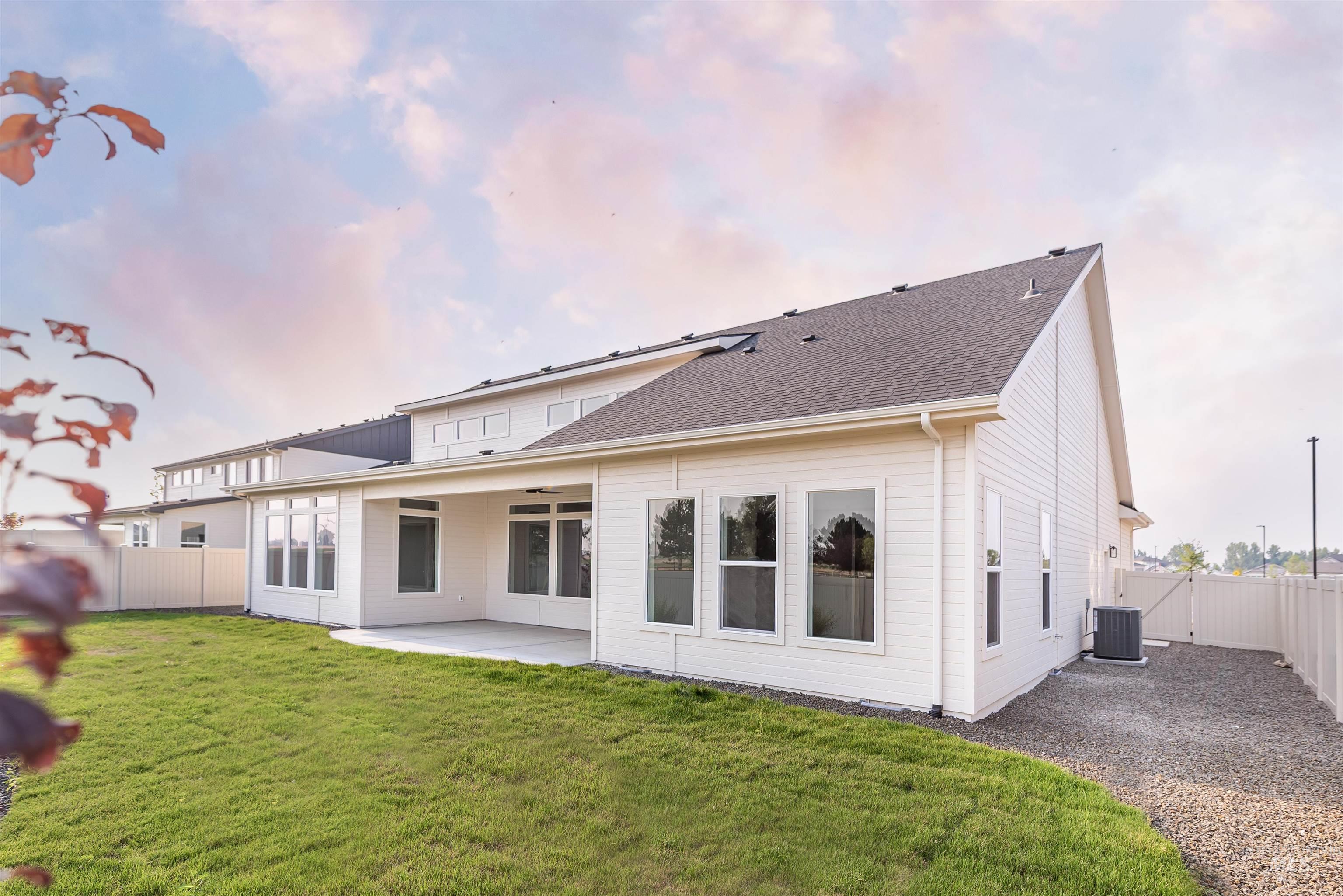 1524 E Rio Chico Ave., Kuna, Idaho 83634, 3 Bedrooms, 2.5 Bathrooms, Residential For Sale, Price $814,900, 98997505