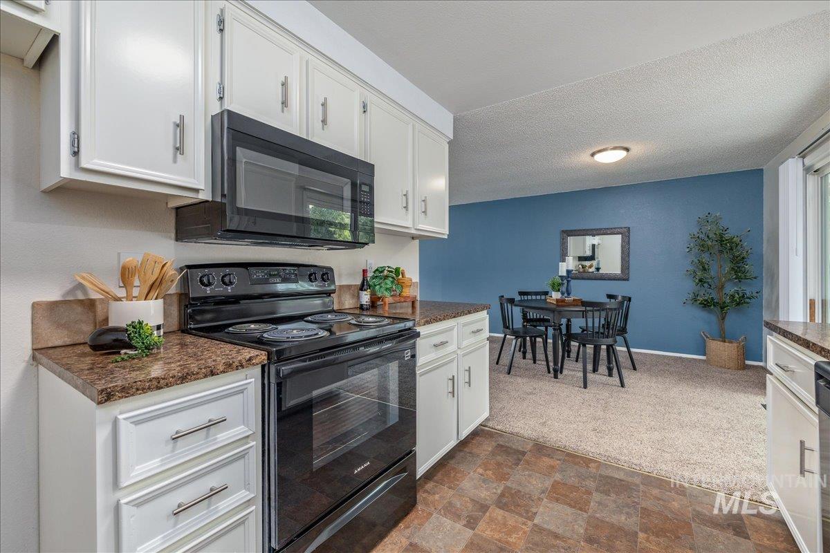 2230 N Constantine, Boise, Idaho 83704, 3 Bedrooms, 2 Bathrooms, Residential For Sale, Price $429,000, 98997506