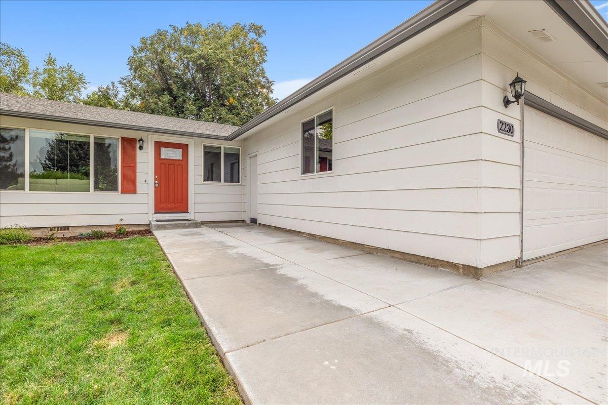 2230 N Constantine, Boise, Idaho 83704, 3 Bedrooms, 2 Bathrooms, Residential For Sale, Price $429,000, 98997506