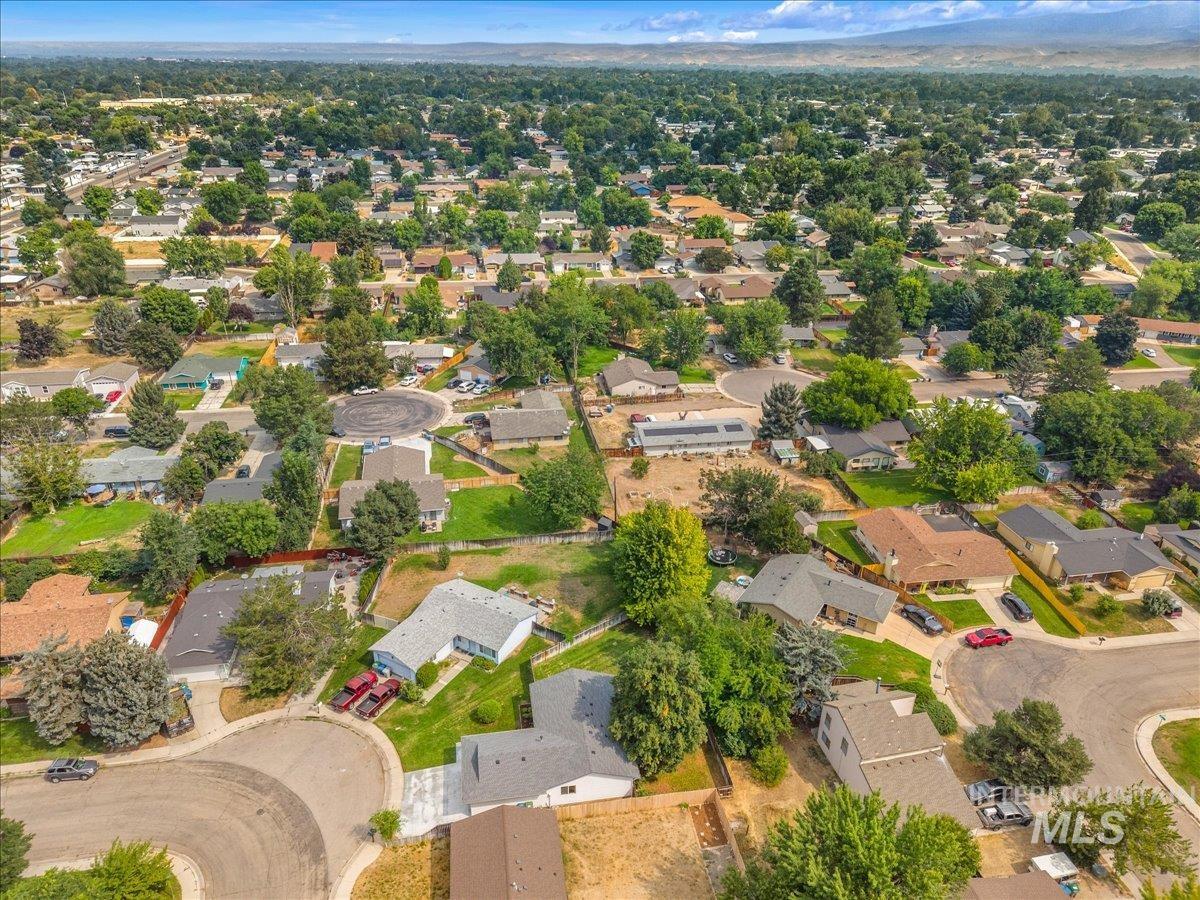 2230 N Constantine, Boise, Idaho 83704, 3 Bedrooms, 2 Bathrooms, Residential For Sale, Price $429,000, 98997506