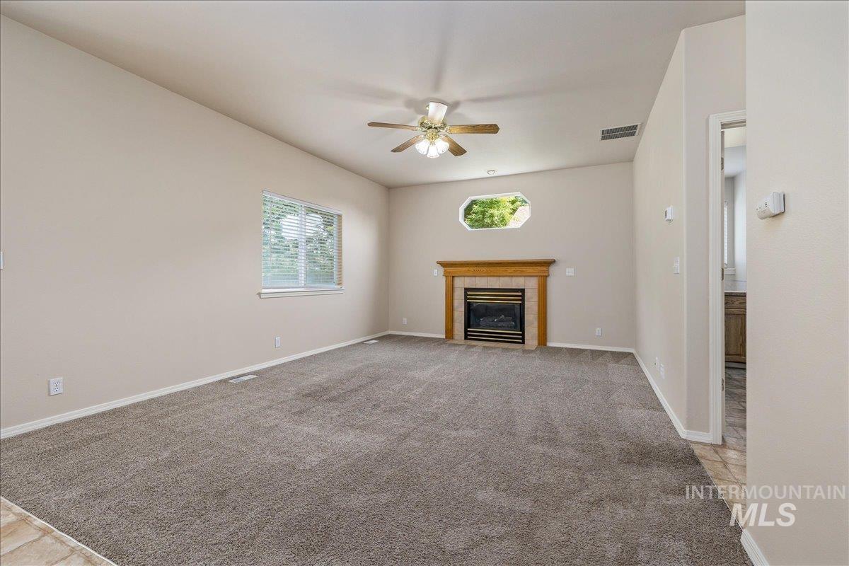 952 E Hawk St, Meridian, Idaho 83646, 3 Bedrooms, 2.5 Bathrooms, Residential For Sale, Price $430,000, 98997507