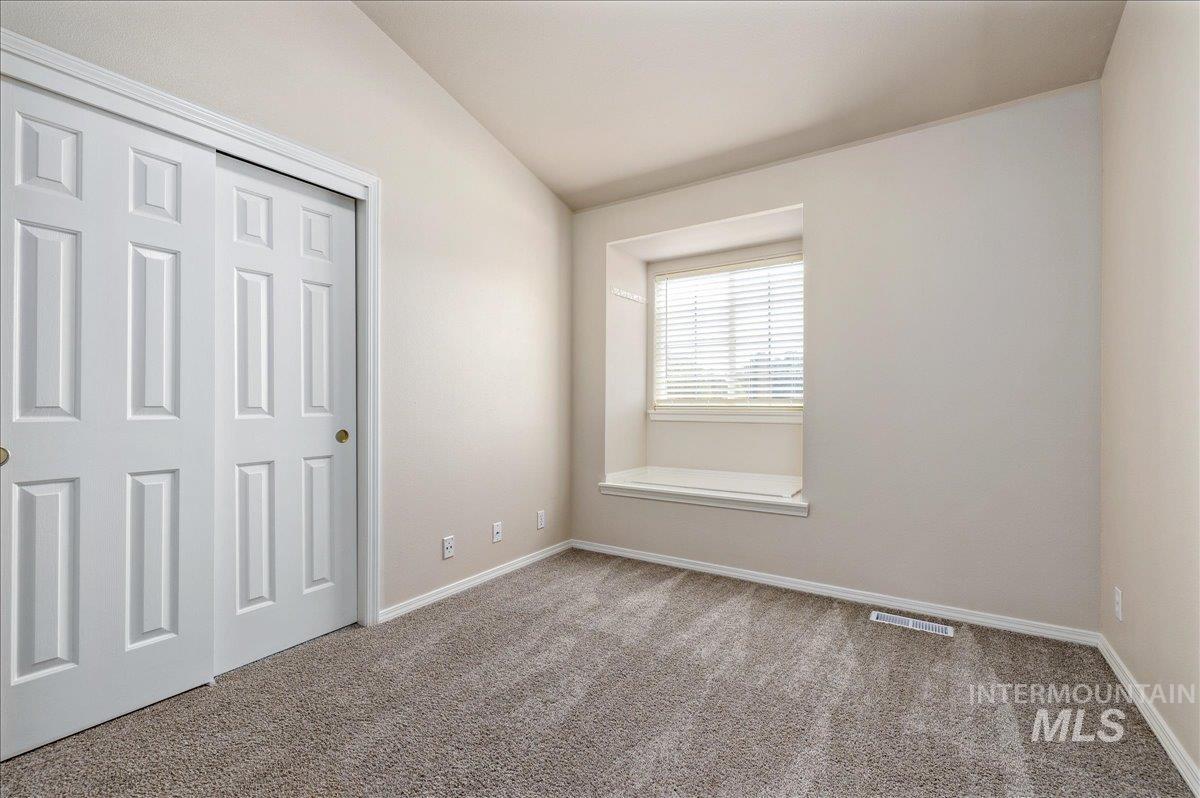 952 E Hawk St, Meridian, Idaho 83646, 3 Bedrooms, 2.5 Bathrooms, Residential For Sale, Price $430,000, 98997507