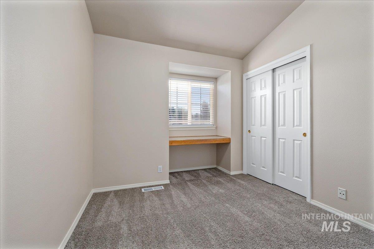952 E Hawk St, Meridian, Idaho 83646, 3 Bedrooms, 2.5 Bathrooms, Residential For Sale, Price $430,000, 98997507