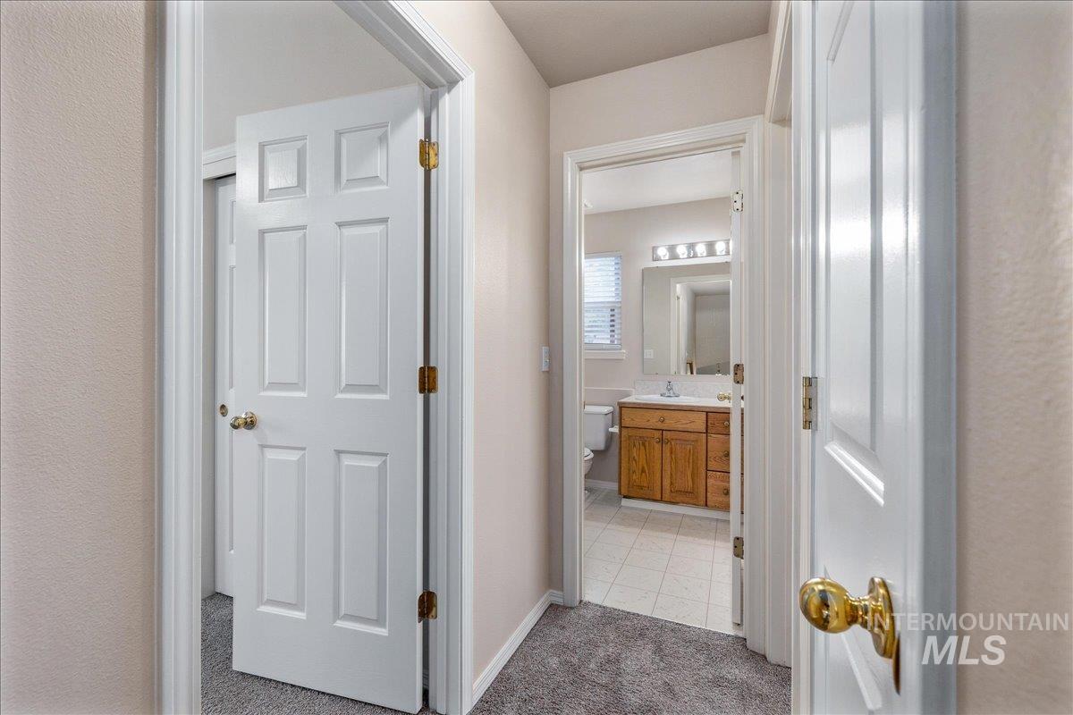 952 E Hawk St, Meridian, Idaho 83646, 3 Bedrooms, 2.5 Bathrooms, Residential For Sale, Price $430,000, 98997507