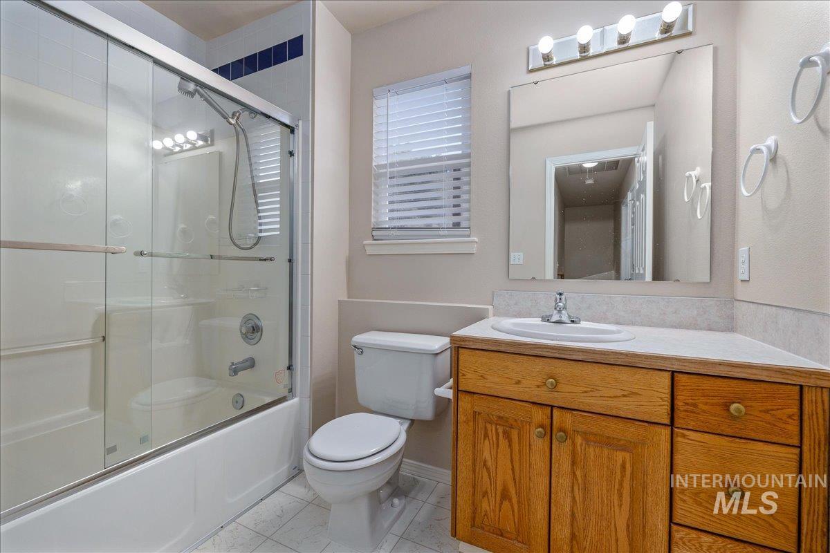 952 E Hawk St, Meridian, Idaho 83646, 3 Bedrooms, 2.5 Bathrooms, Residential For Sale, Price $430,000, 98997507