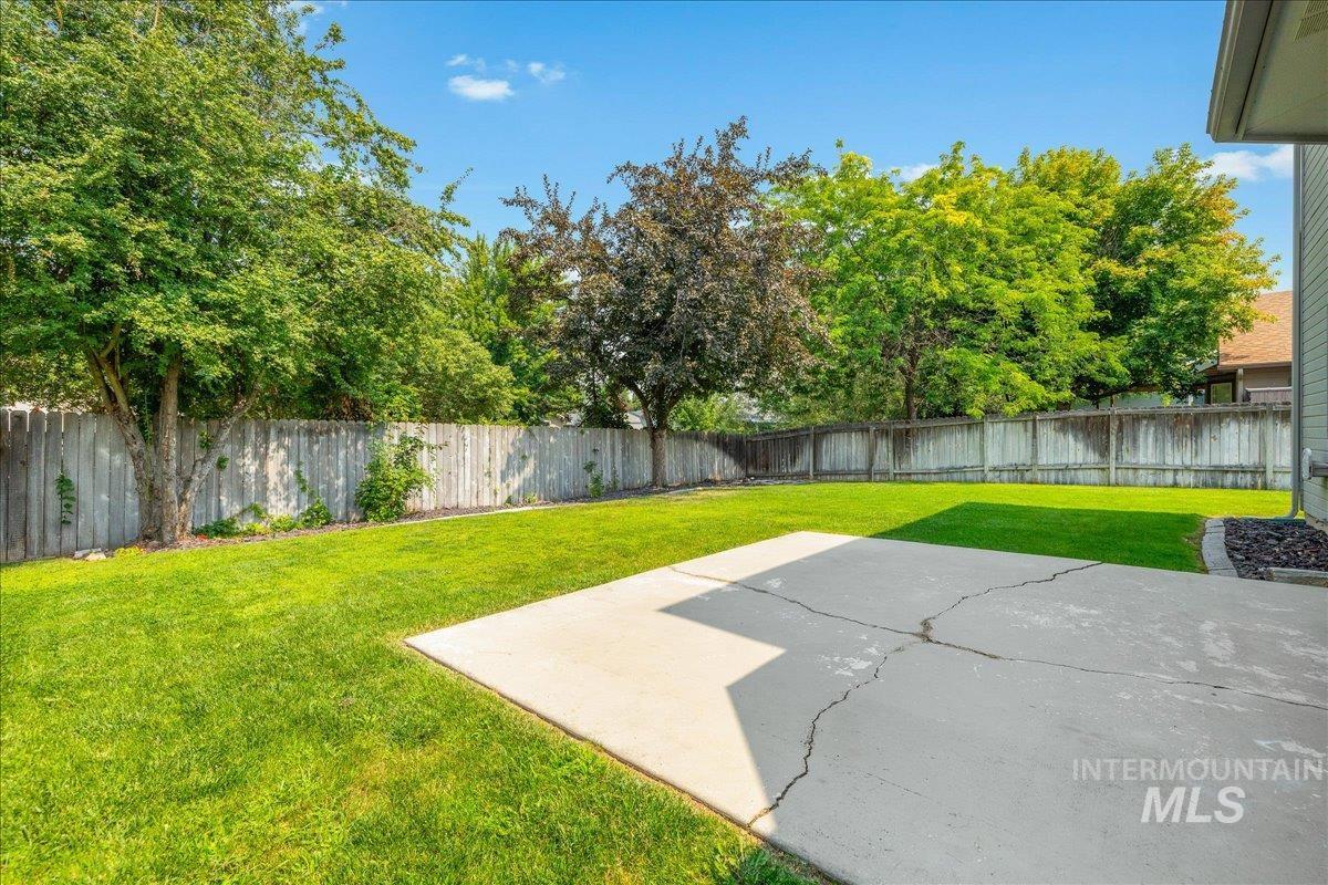 952 E Hawk St, Meridian, Idaho 83646, 3 Bedrooms, 2.5 Bathrooms, Residential For Sale, Price $430,000, 98997507