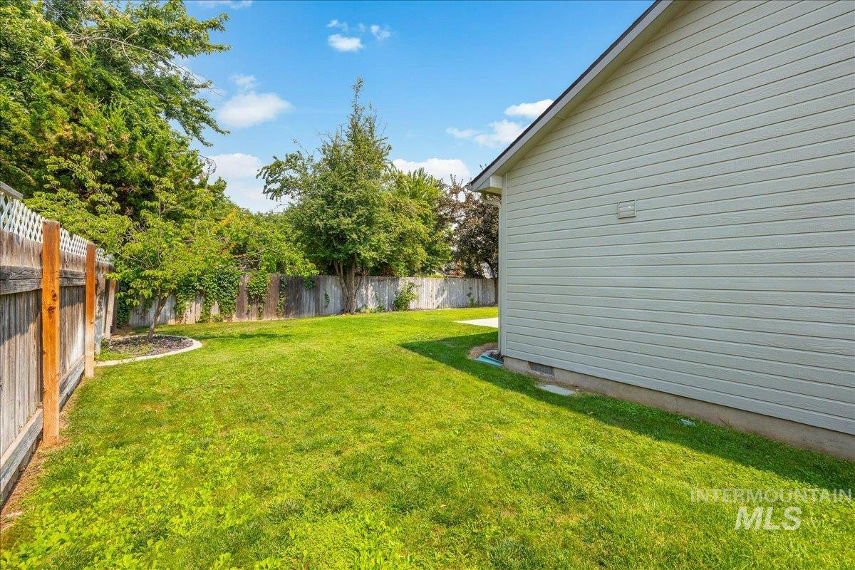 952 E Hawk St, Meridian, Idaho 83646, 3 Bedrooms, 2.5 Bathrooms, Residential For Sale, Price $430,000, 98997507