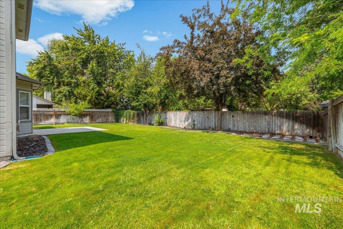 952 E Hawk St, Meridian, Idaho 83646, 3 Bedrooms, 2.5 Bathrooms, Residential For Sale, Price $430,000, 98997507