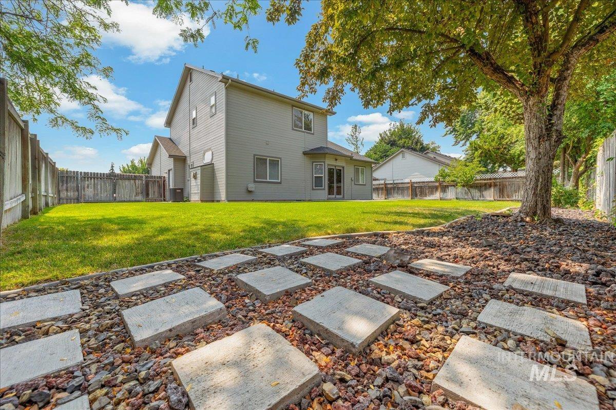 952 E Hawk St, Meridian, Idaho 83646, 3 Bedrooms, 2.5 Bathrooms, Residential For Sale, Price $430,000, 98997507
