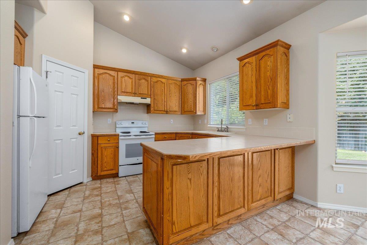 952 E Hawk St, Meridian, Idaho 83646, 3 Bedrooms, 2.5 Bathrooms, Residential For Sale, Price $430,000, 98997507