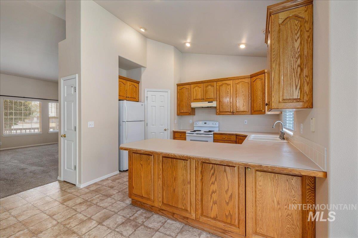 952 E Hawk St, Meridian, Idaho 83646, 3 Bedrooms, 2.5 Bathrooms, Residential For Sale, Price $430,000, 98997507
