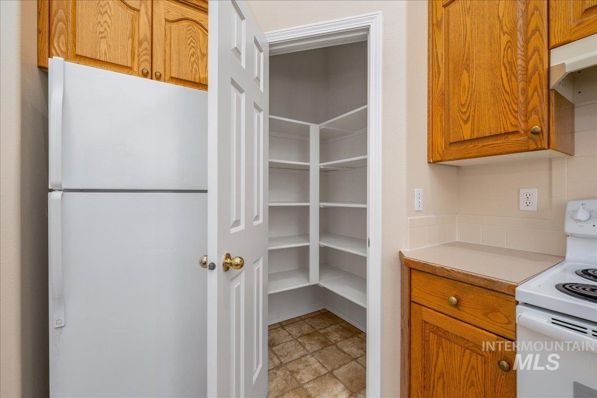 952 E Hawk St, Meridian, Idaho 83646, 3 Bedrooms, 2.5 Bathrooms, Residential For Sale, Price $430,000, 98997507