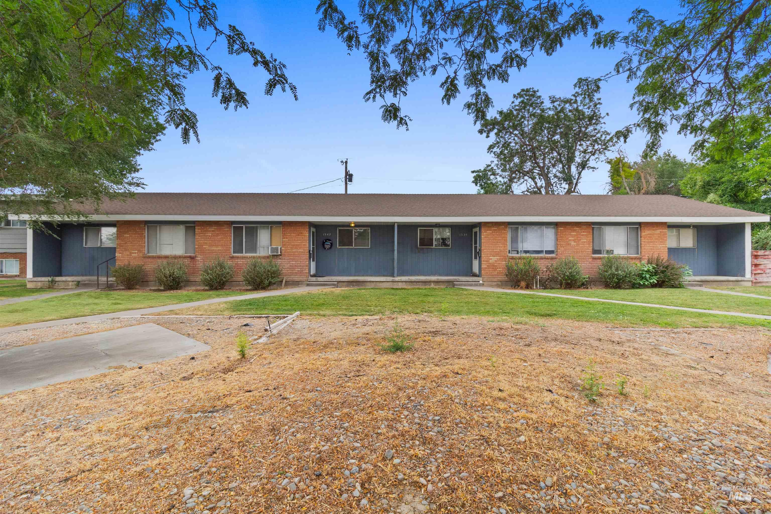 1334 Elmwood Circle, Twin Falls, Idaho 83301, 2 Bedrooms, 1 Bathroom, Residential Income For Sale, Price $769,500,MLS 98997509