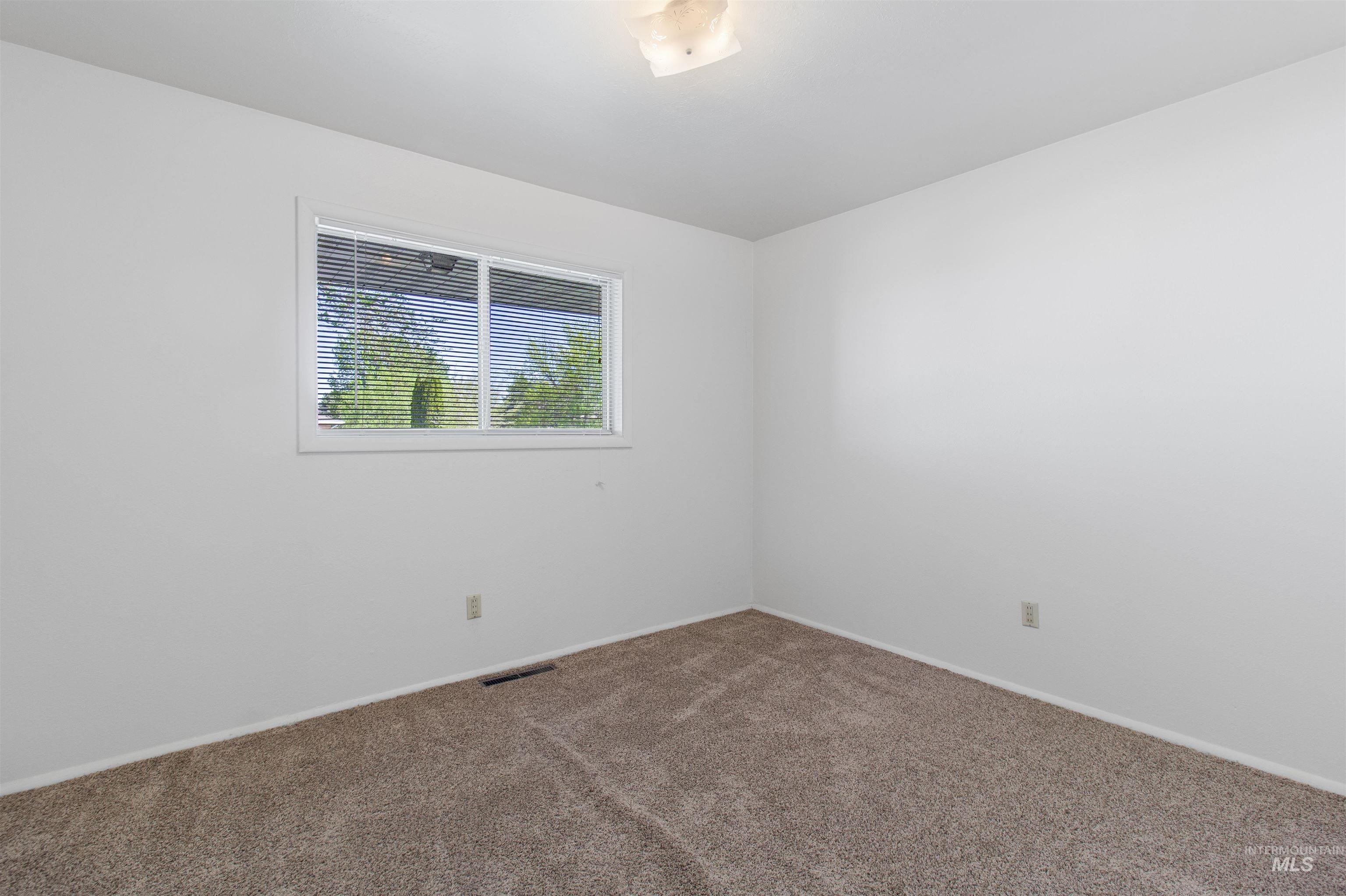 1334 Elmwood Circle, Twin Falls, Idaho 83301, 2 Bedrooms, 1 Bathroom, Residential Income For Sale, Price $769,500,MLS 98997509
