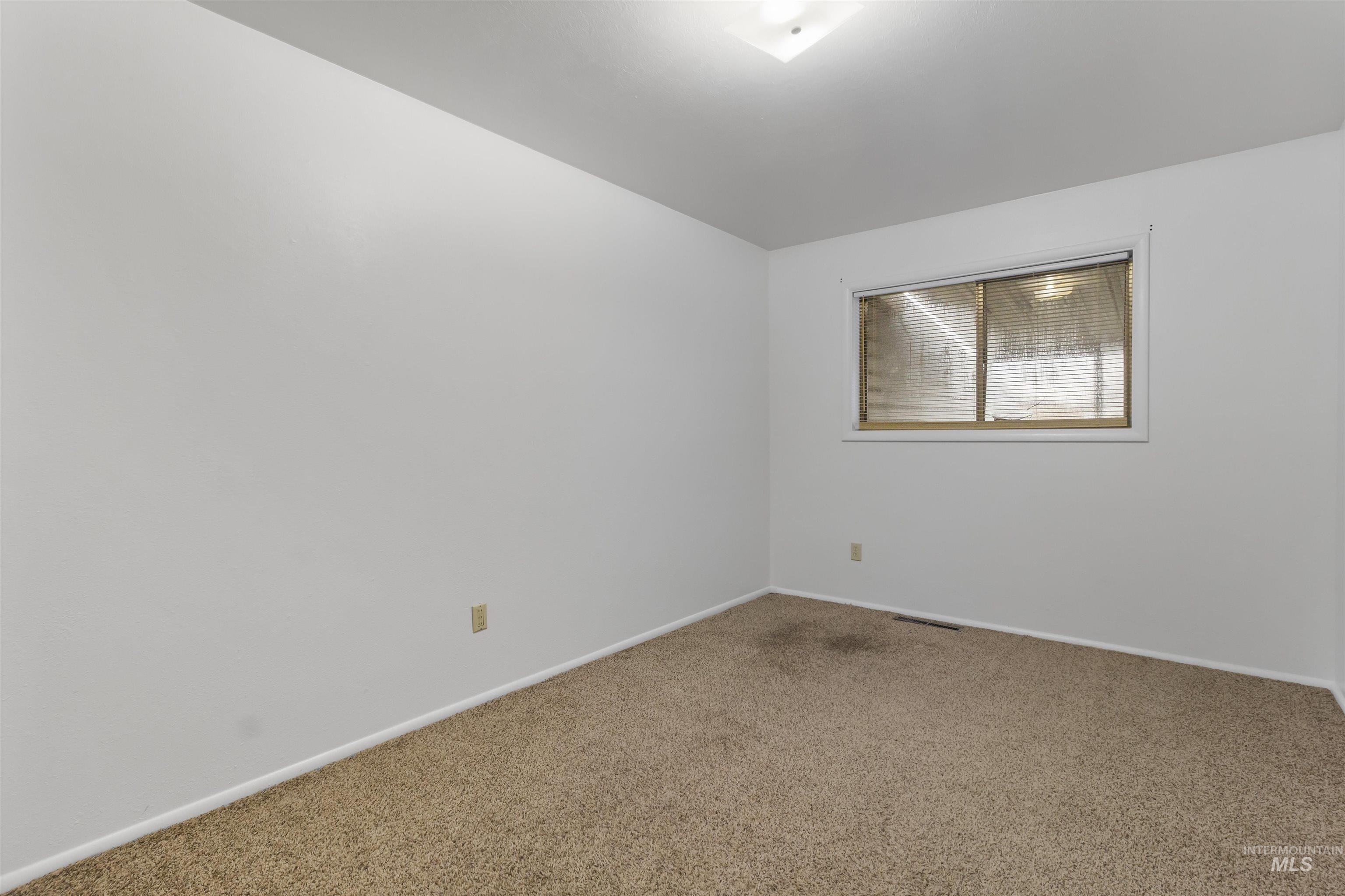 1334 Elmwood Circle, Twin Falls, Idaho 83301, 2 Bedrooms, 1 Bathroom, Residential Income For Sale, Price $769,500,MLS 98997509