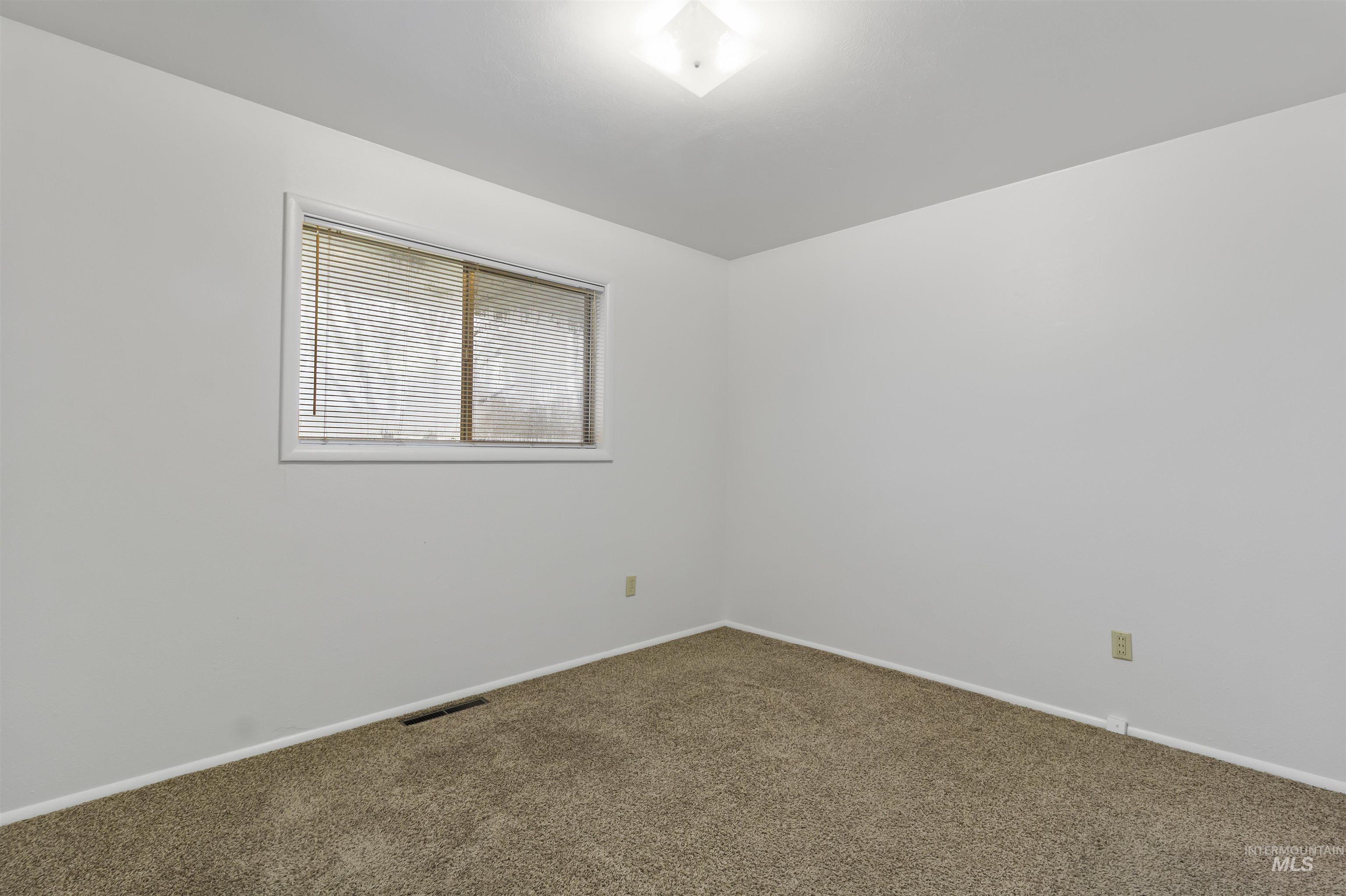 1334 Elmwood Circle, Twin Falls, Idaho 83301, 2 Bedrooms, 1 Bathroom, Residential Income For Sale, Price $769,500,MLS 98997509