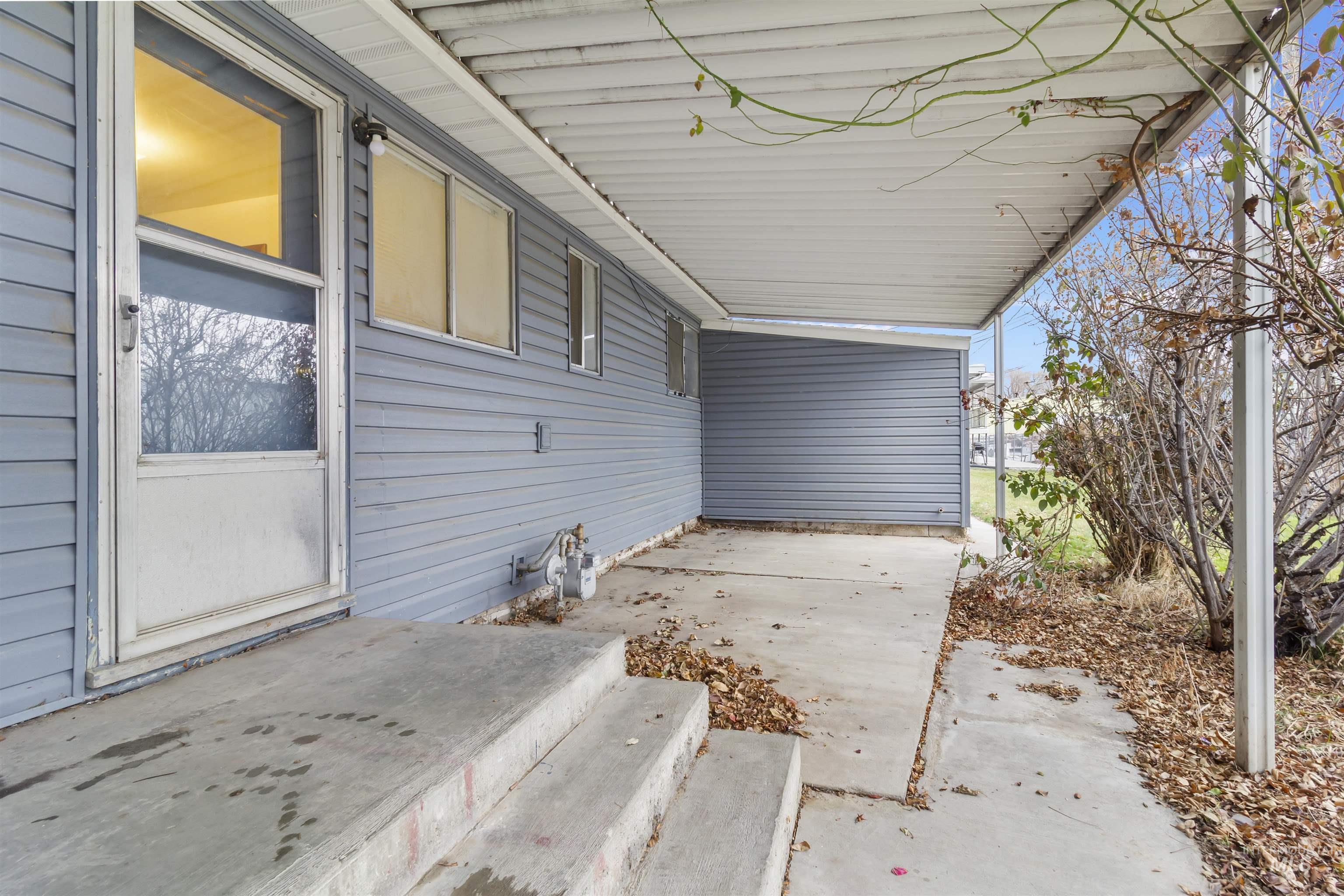 1334 Elmwood Circle, Twin Falls, Idaho 83301, 2 Bedrooms, 1 Bathroom, Residential Income For Sale, Price $769,500,MLS 98997509