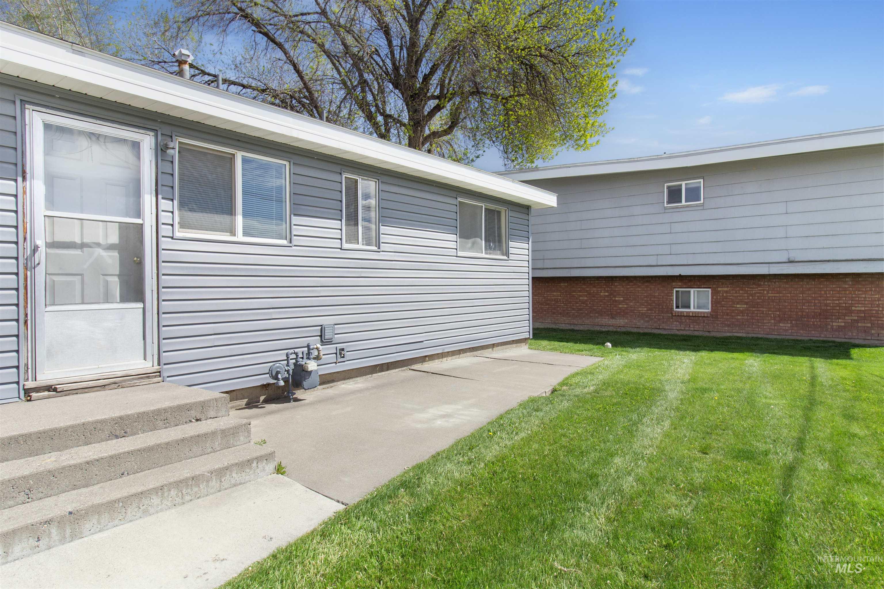 1334 Elmwood Circle, Twin Falls, Idaho 83301, 2 Bedrooms, 1 Bathroom, Residential Income For Sale, Price $769,500,MLS 98997509