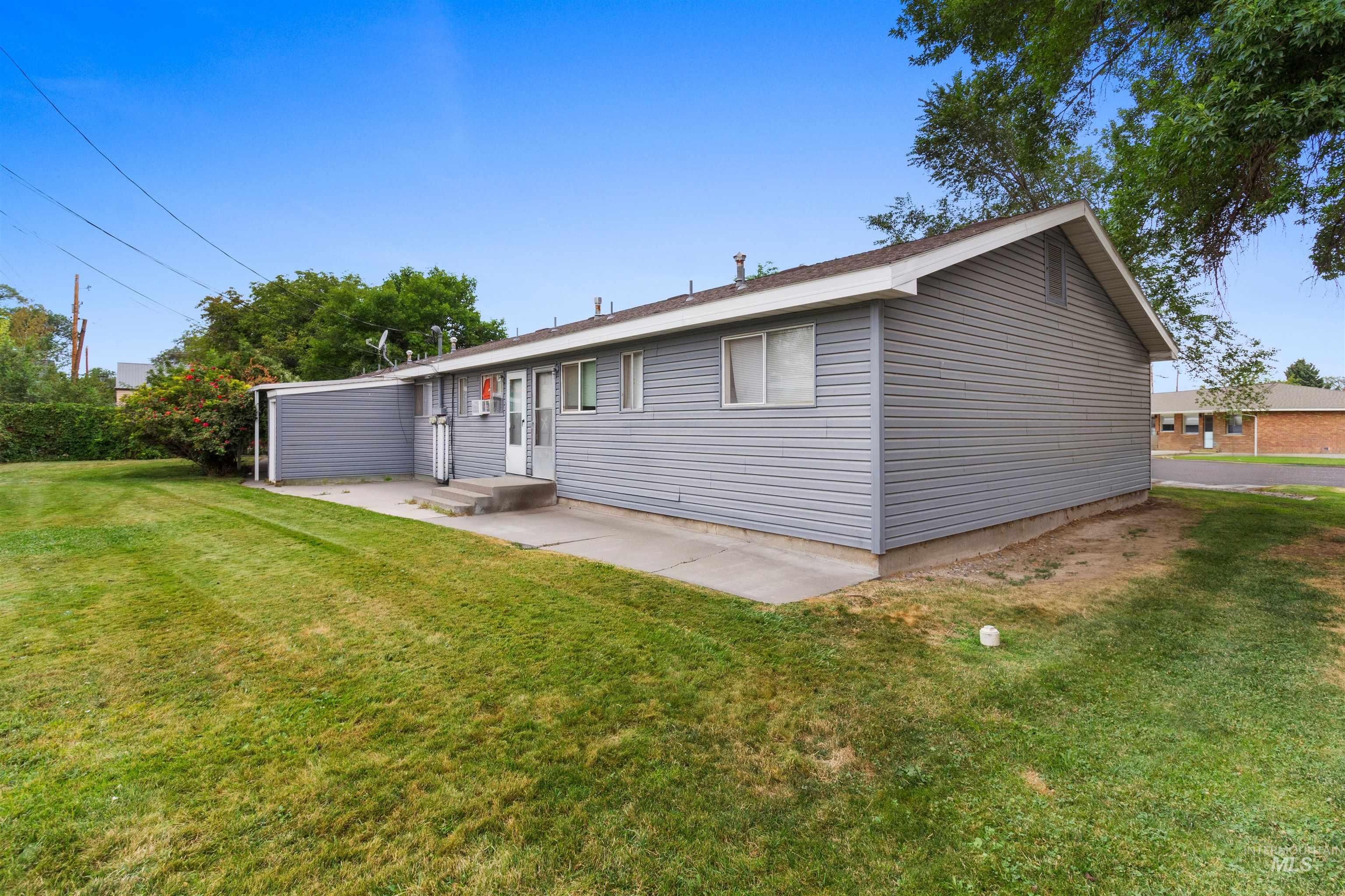 1334 Elmwood Circle, Twin Falls, Idaho 83301, 2 Bedrooms, 1 Bathroom, Residential Income For Sale, Price $769,500,MLS 98997509