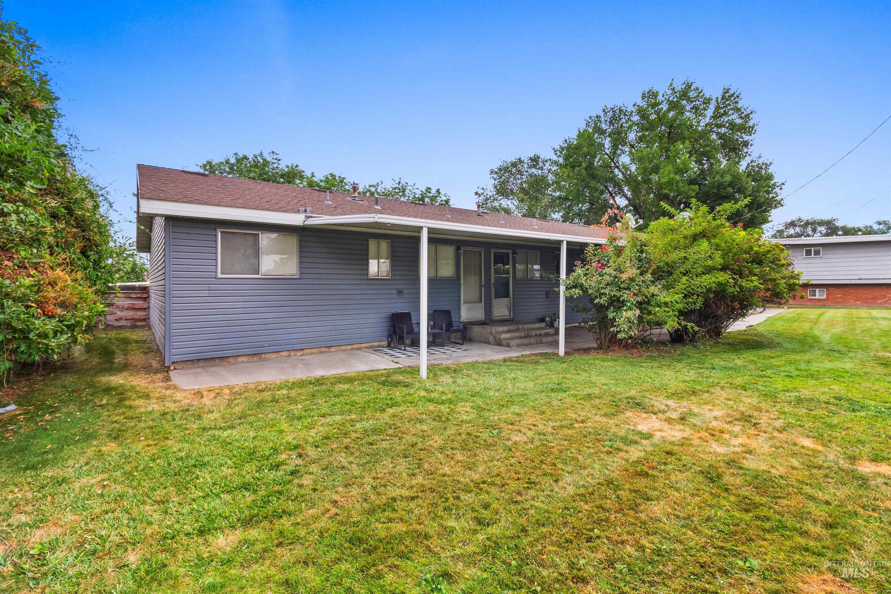 1334 Elmwood Circle, Twin Falls, Idaho 83301, 2 Bedrooms, 1 Bathroom, Residential Income For Sale, Price $769,500,MLS 98997509
