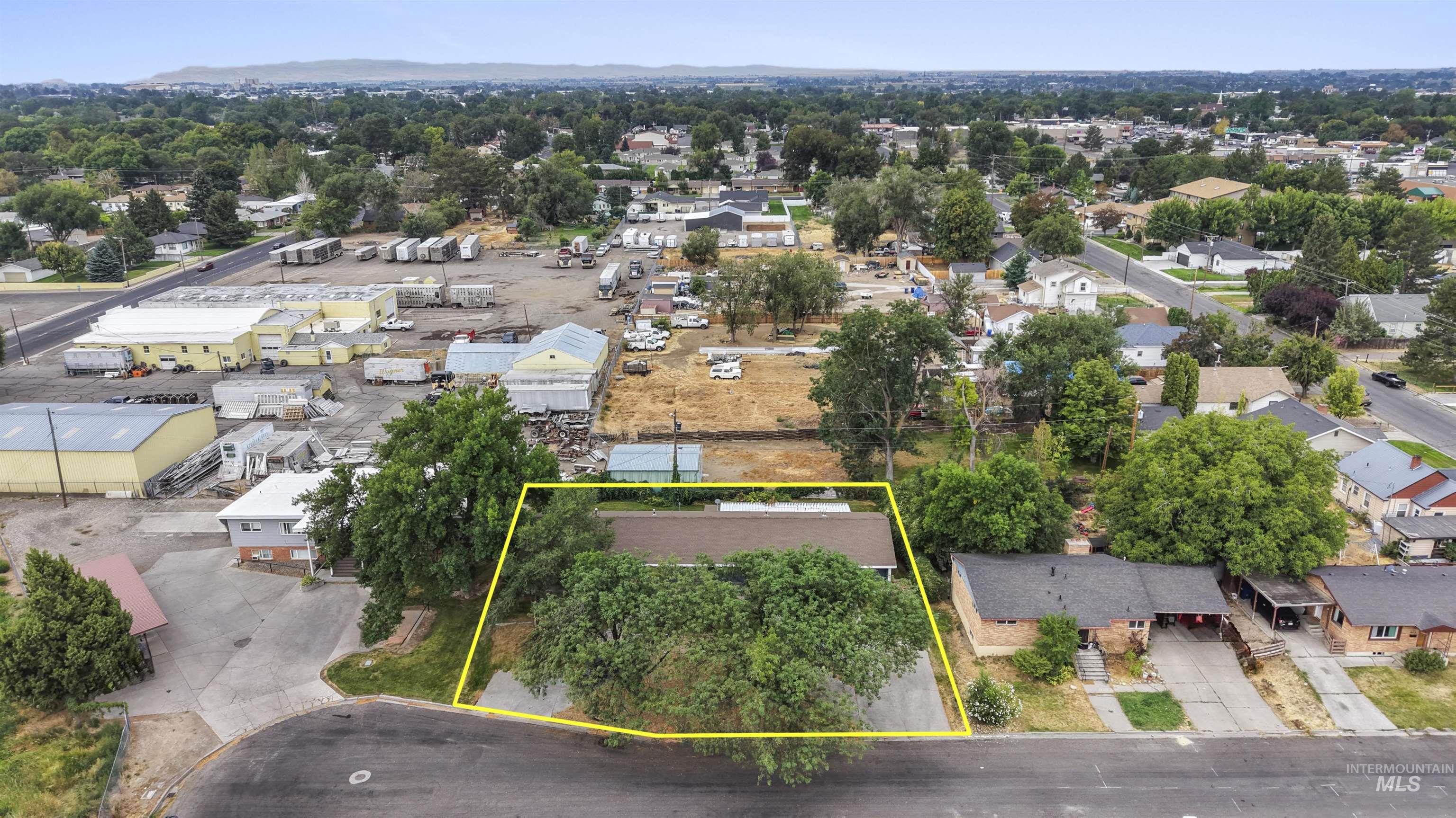 1334 Elmwood Circle, Twin Falls, Idaho 83301, 2 Bedrooms, 1 Bathroom, Residential Income For Sale, Price $769,500,MLS 98997509