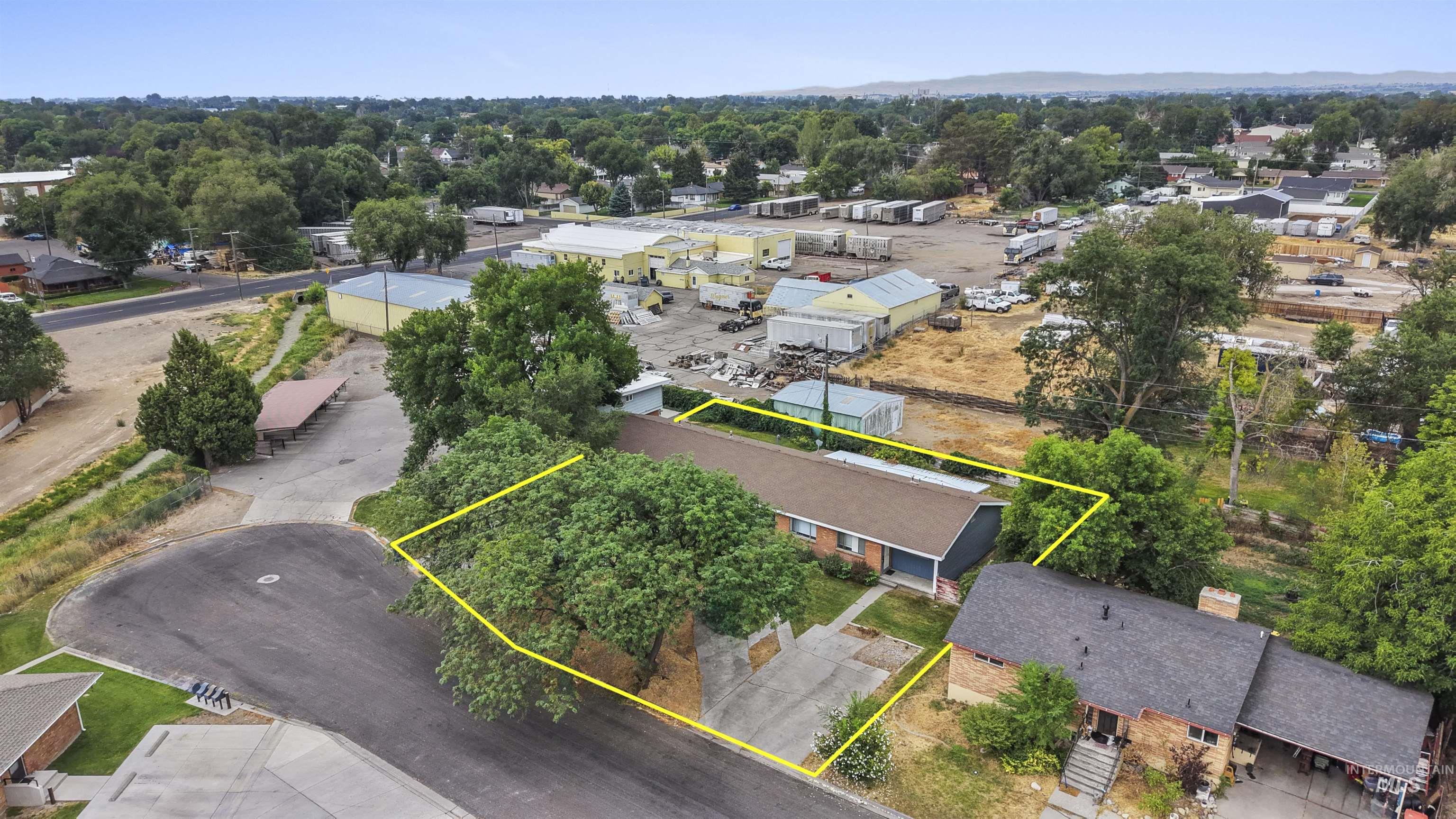 1334 Elmwood Circle, Twin Falls, Idaho 83301, 2 Bedrooms, 1 Bathroom, Residential Income For Sale, Price $769,500,MLS 98997509