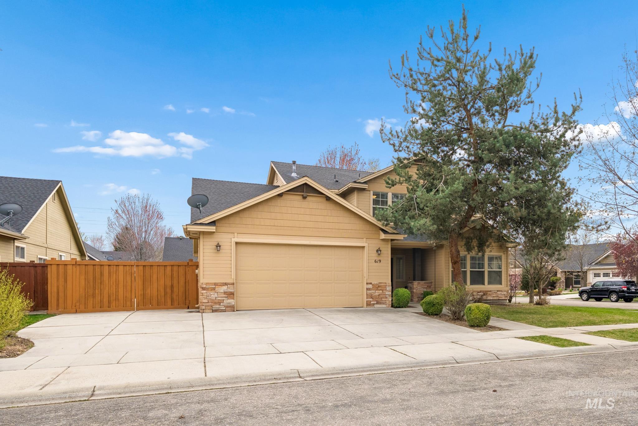 619 E Bonita Canyon, Meridian, Idaho 83642, 5 Bedrooms, 3 Bathrooms, Residential For Sale, Price $678,000,MLS 98997510