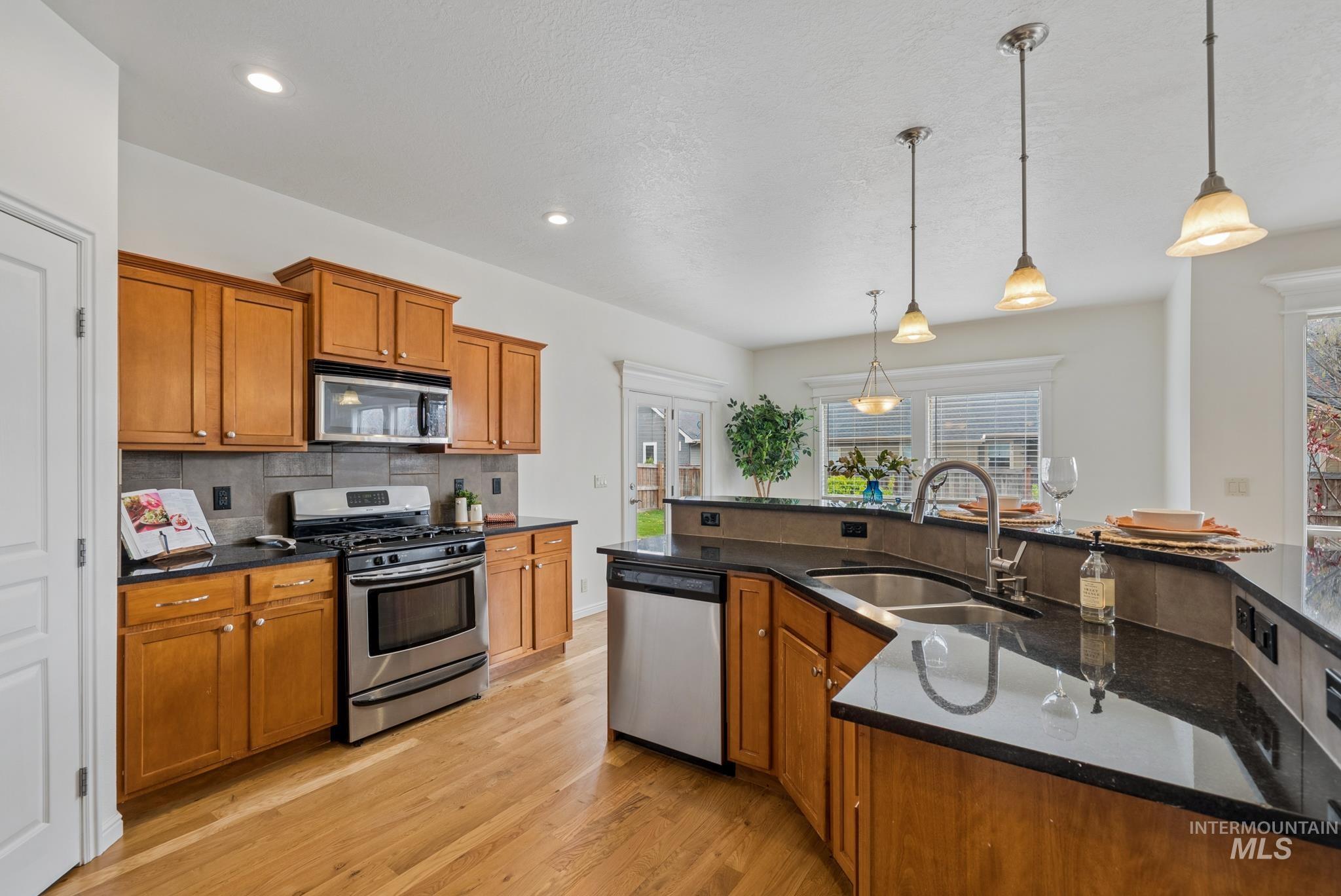 619 E Bonita Canyon, Meridian, Idaho 83642, 5 Bedrooms, 3 Bathrooms, Residential For Sale, Price $678,000,MLS 98997510