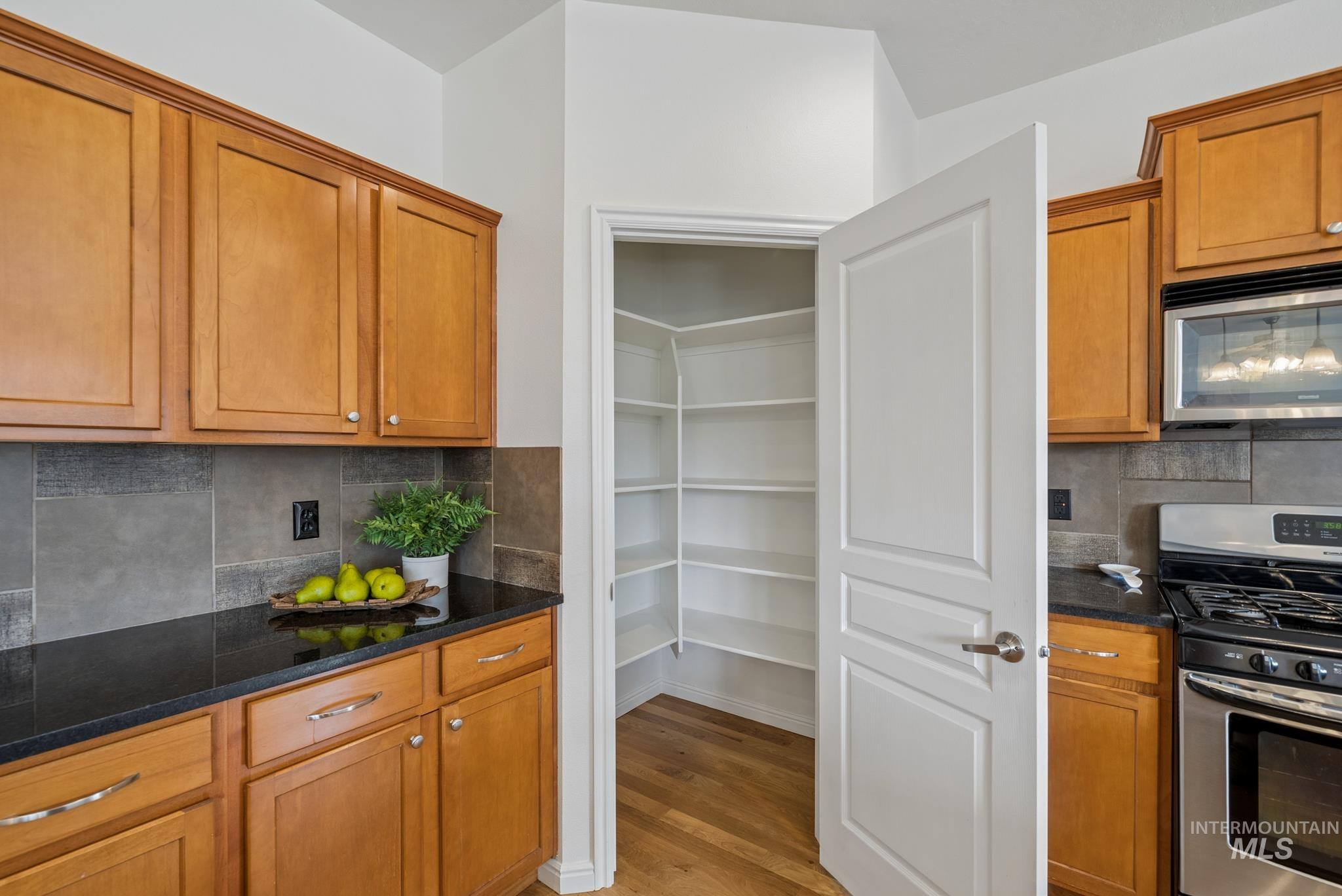 619 E Bonita Canyon, Meridian, Idaho 83642, 5 Bedrooms, 3 Bathrooms, Residential For Sale, Price $678,000,MLS 98997510